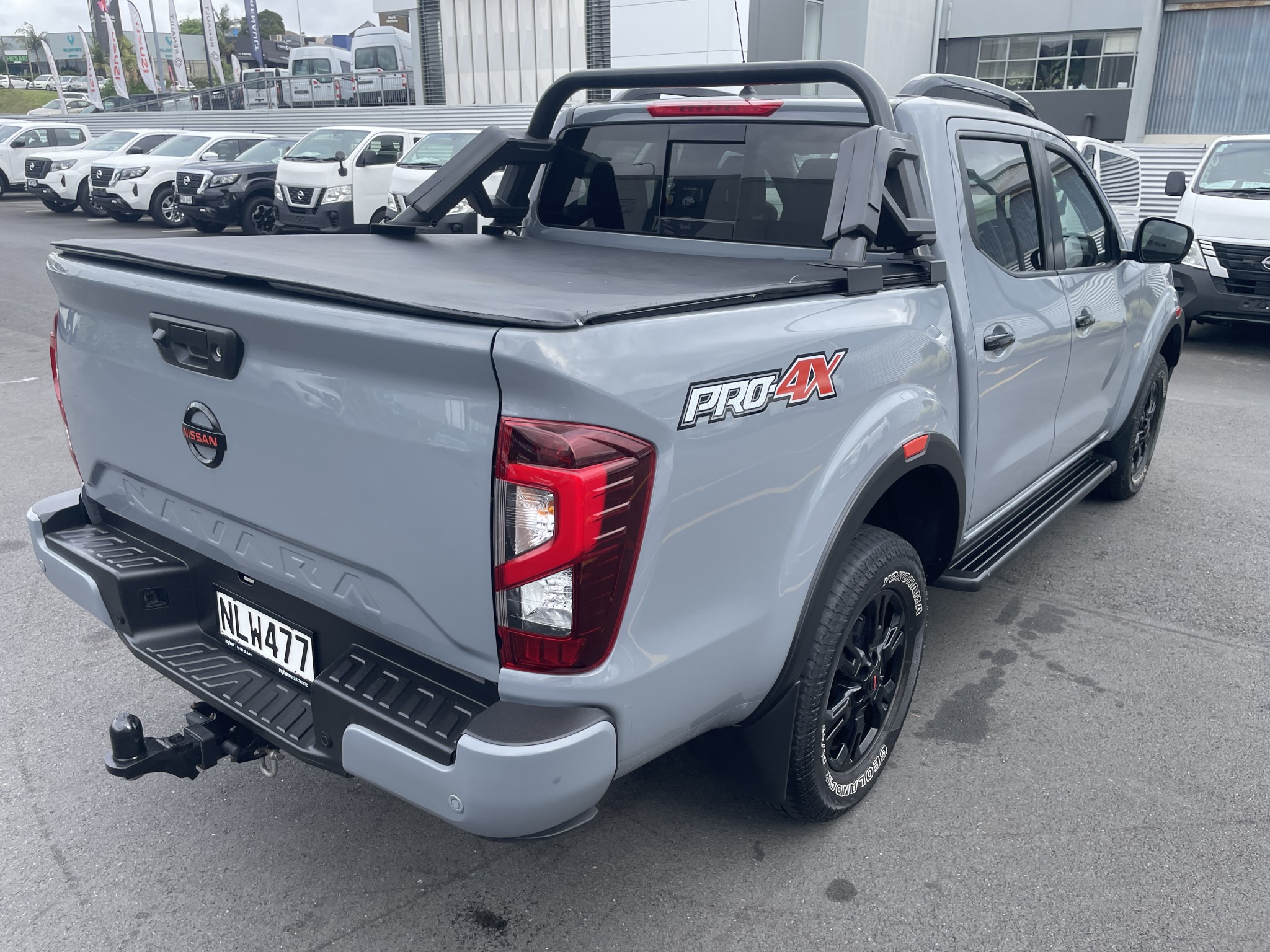 2021 Nissan Navara | PRO-4X 2.3D 4WD  | 25040 | 7