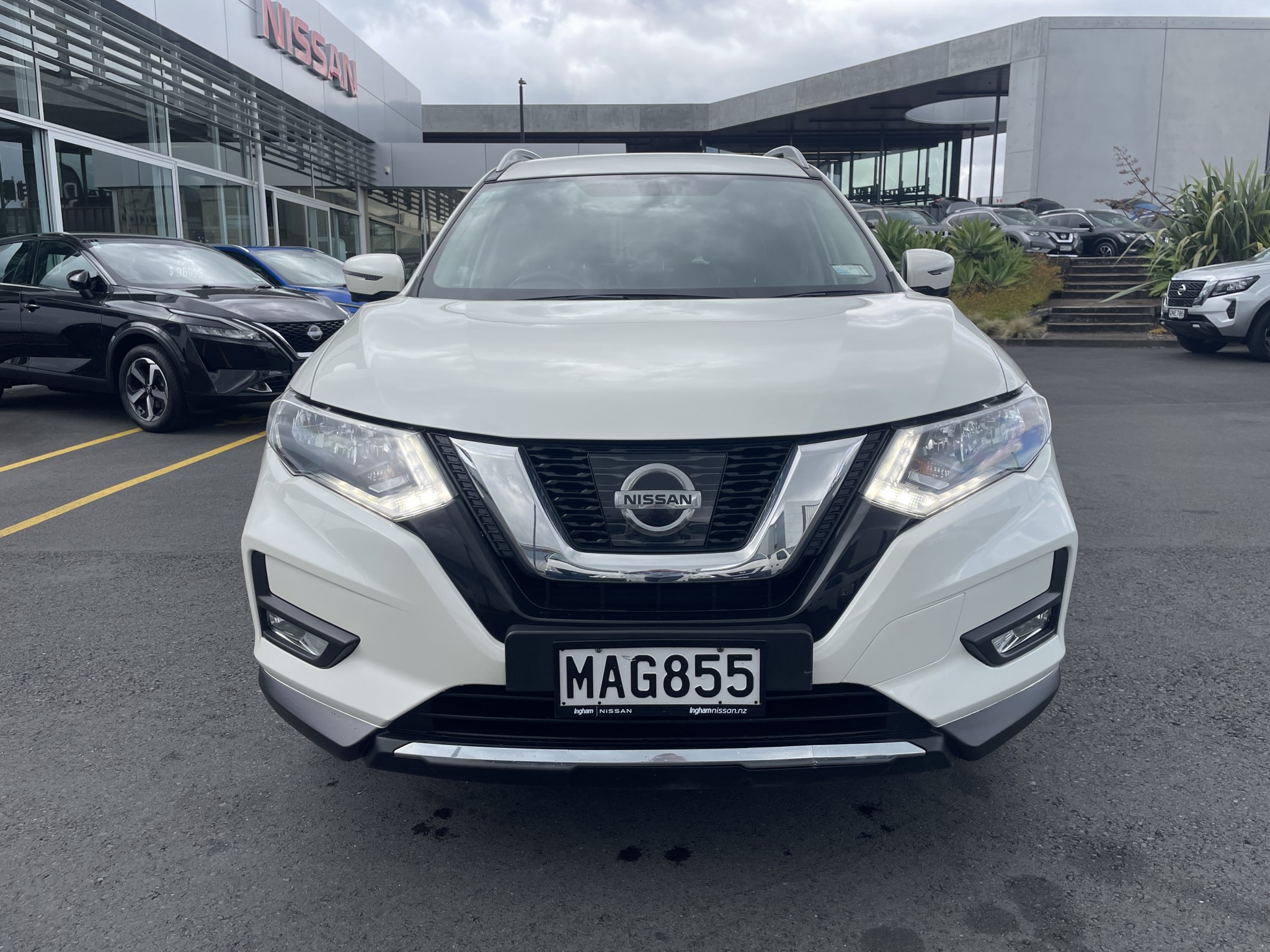 2019 Nissan X-Trail | ST-L 2WD  | 25049 | 3