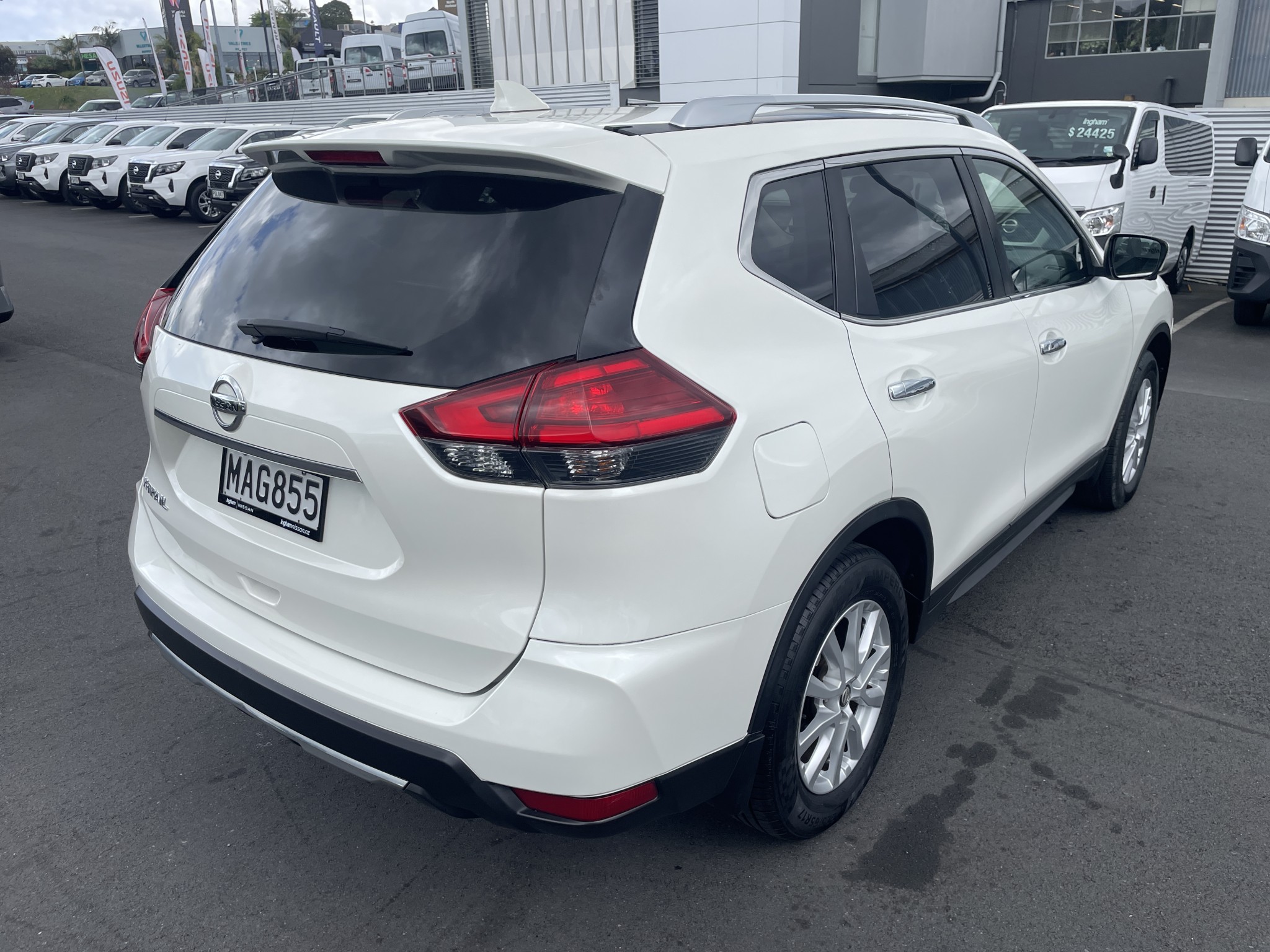 2019 Nissan X-Trail | ST-L 2WD  | 25049 | 6