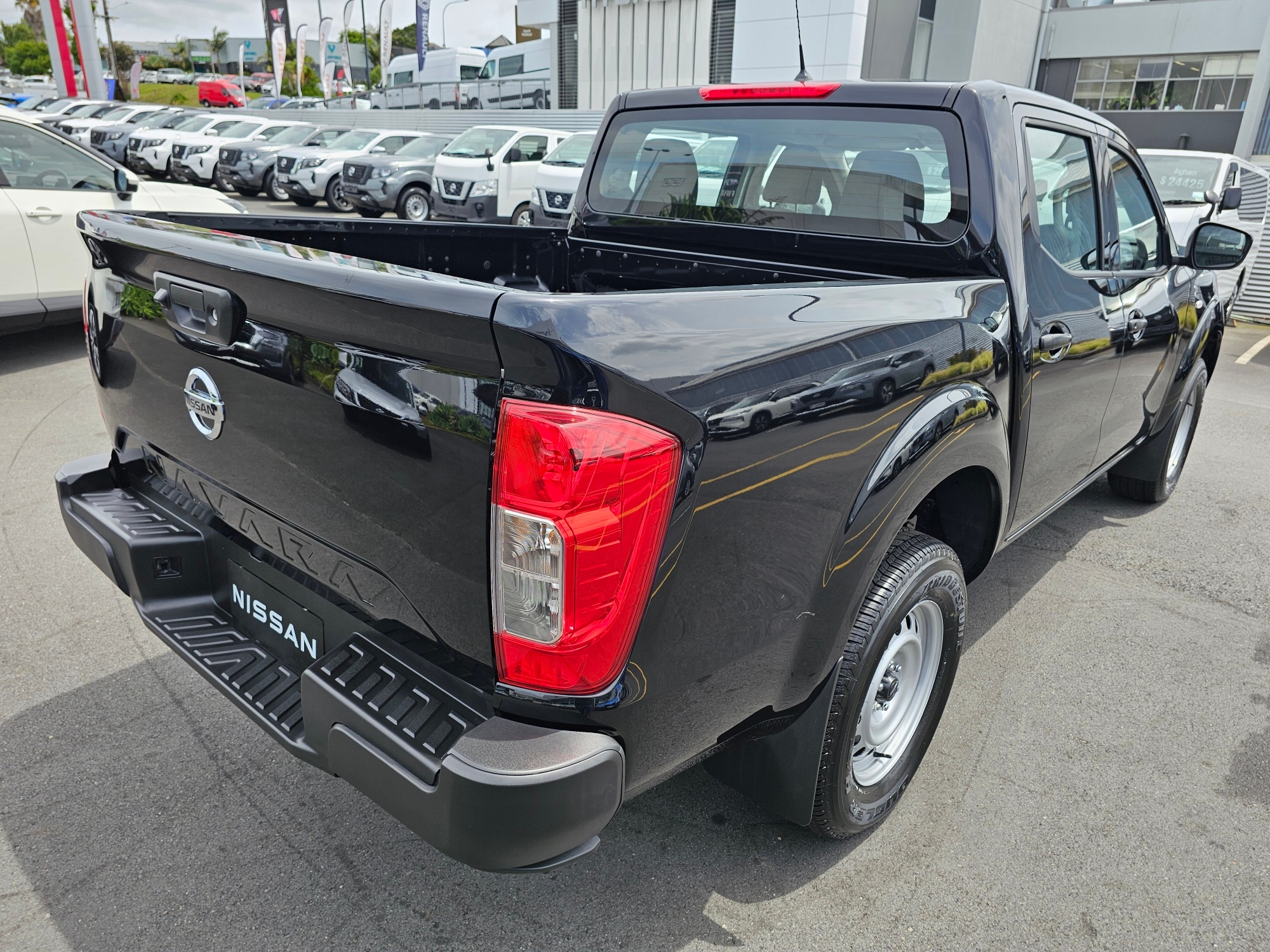 2024 Nissan Navara | SL 2WD AUTO | 25111 | 6