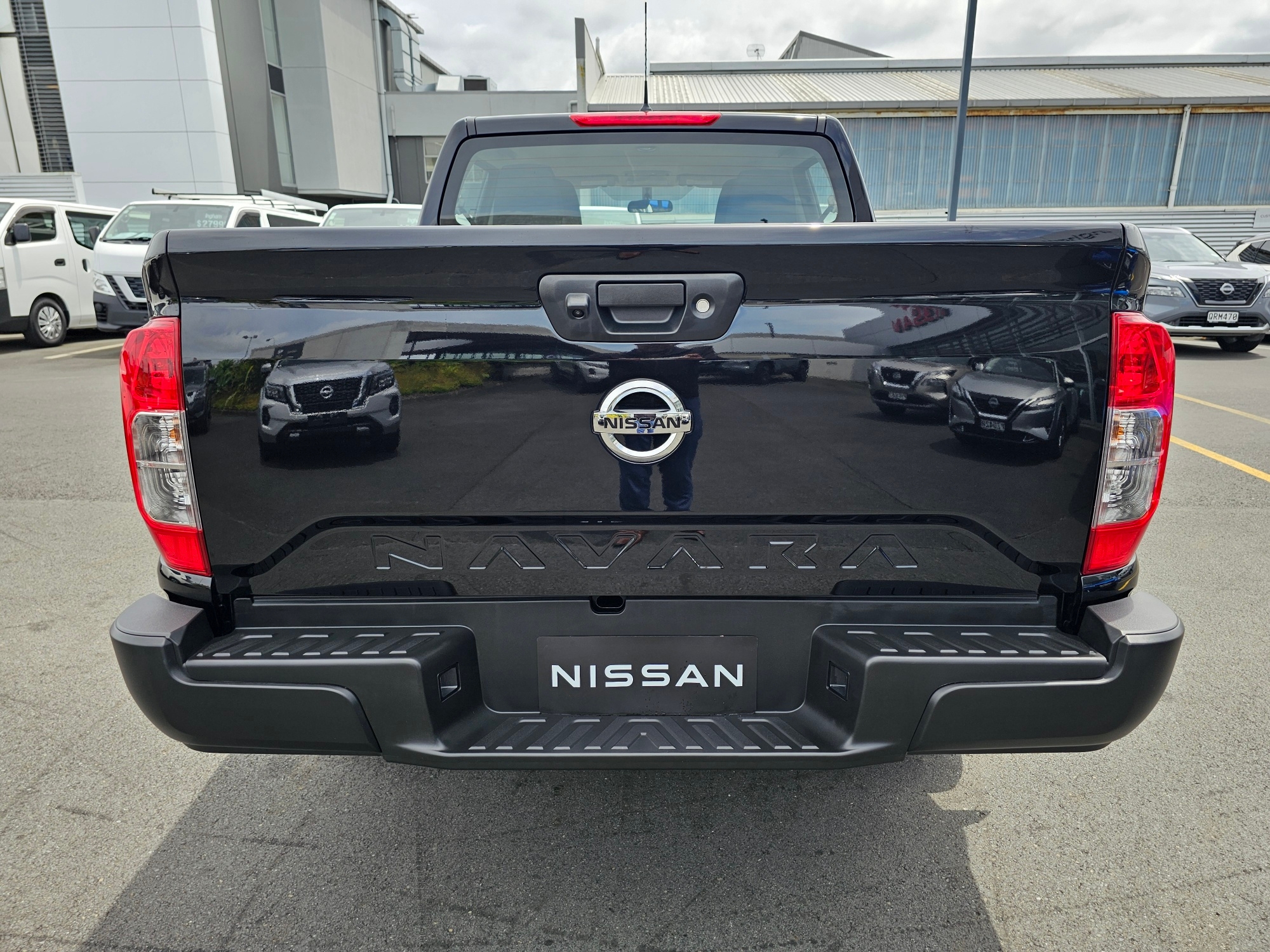 2024 Nissan Navara | SL 2WD AUTO | 25111 | 7