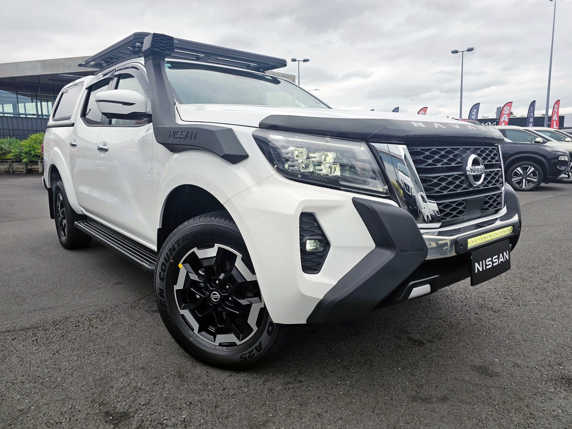 2024 Nissan Navara | ST-X I-TREK  | 25203 | 4