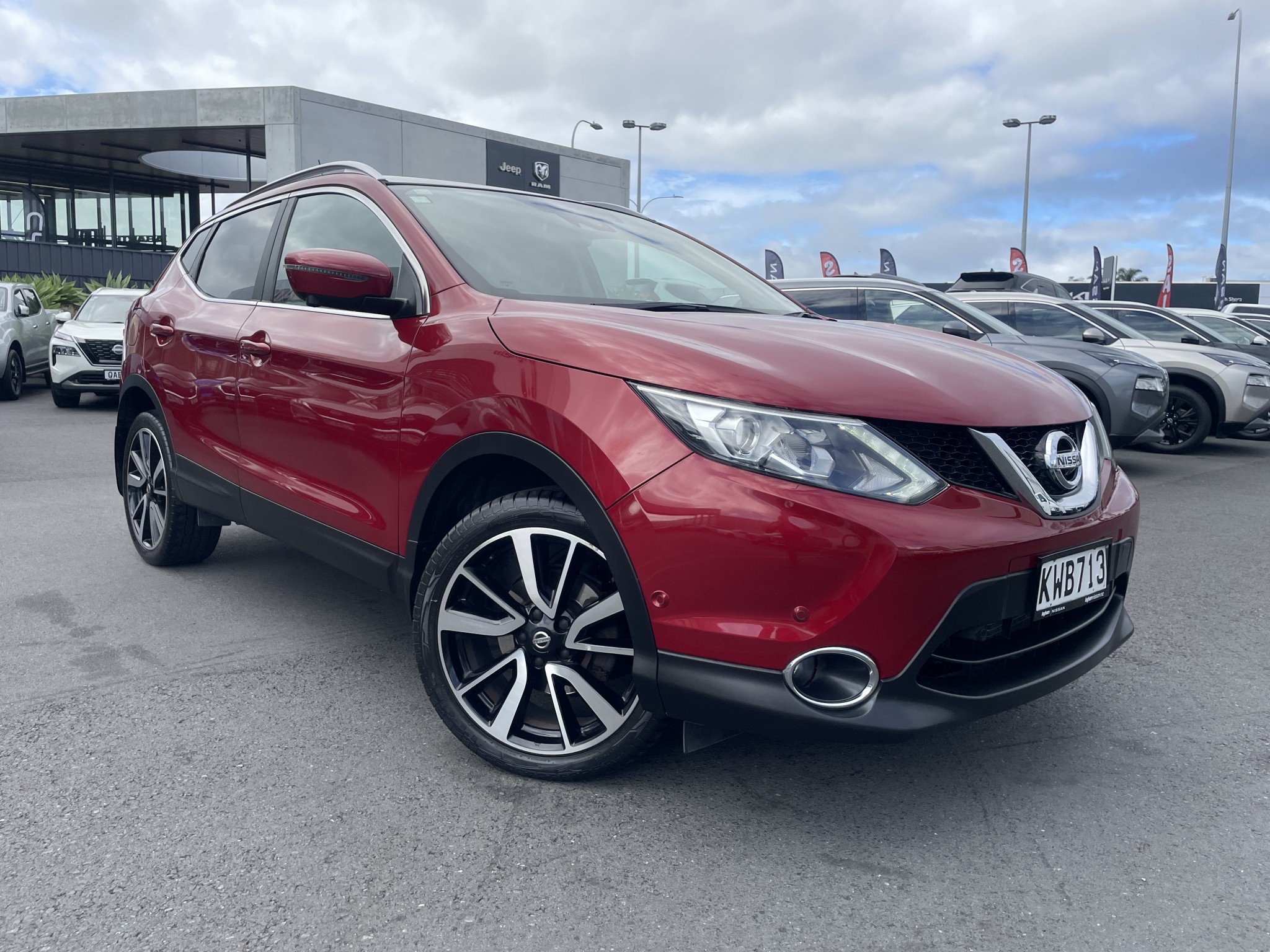 2017 Nissan Qashqai | TI 2.0P | 25250 | 4