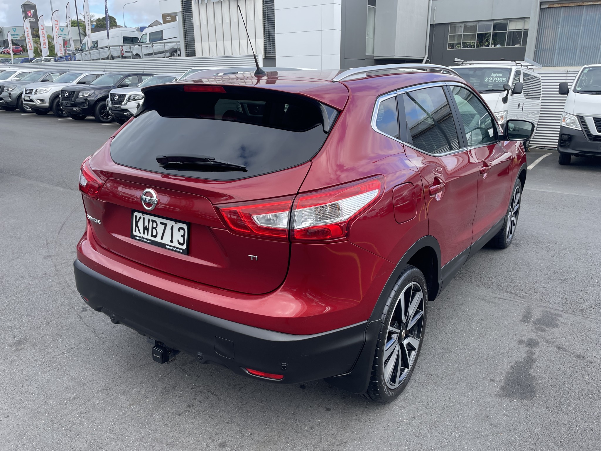 2017 Nissan Qashqai | TI 2.0P | 25250 | 6