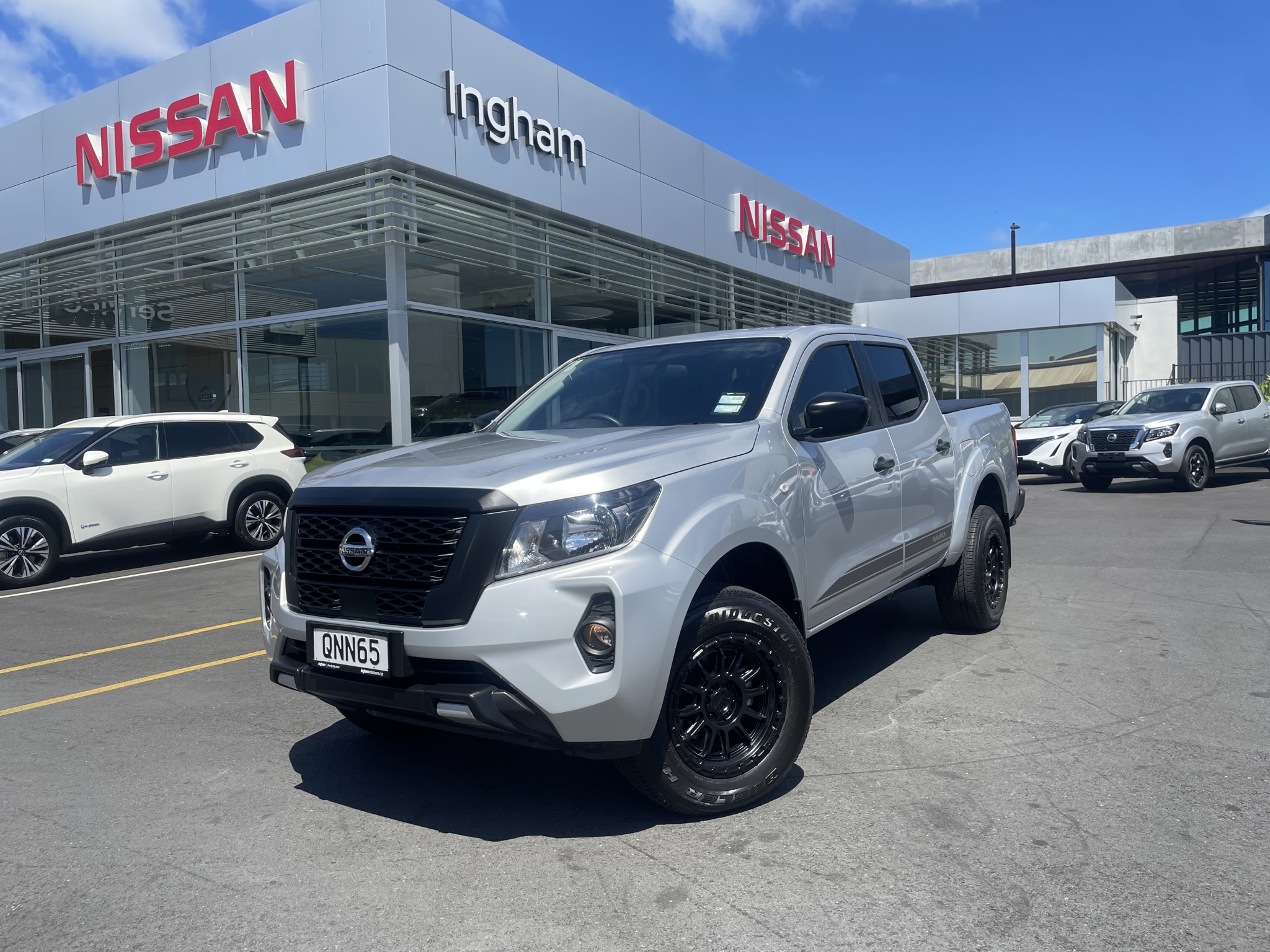 2024 Nissan Navara | SL 2.3D 4WD 7AT | 25276 | 1