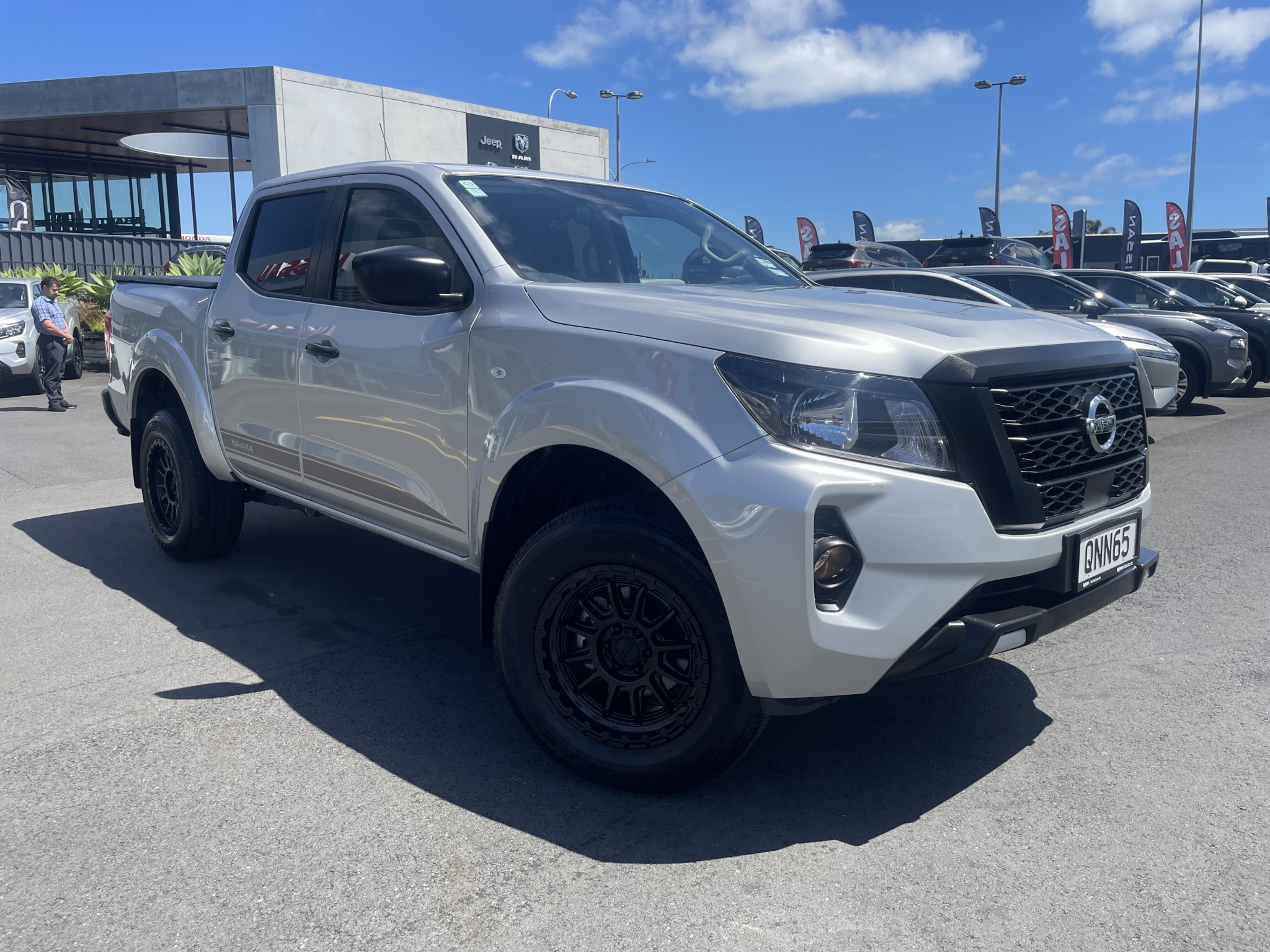 2024 Nissan Navara | SL 2.3D 4WD 7AT | 25276 | 4