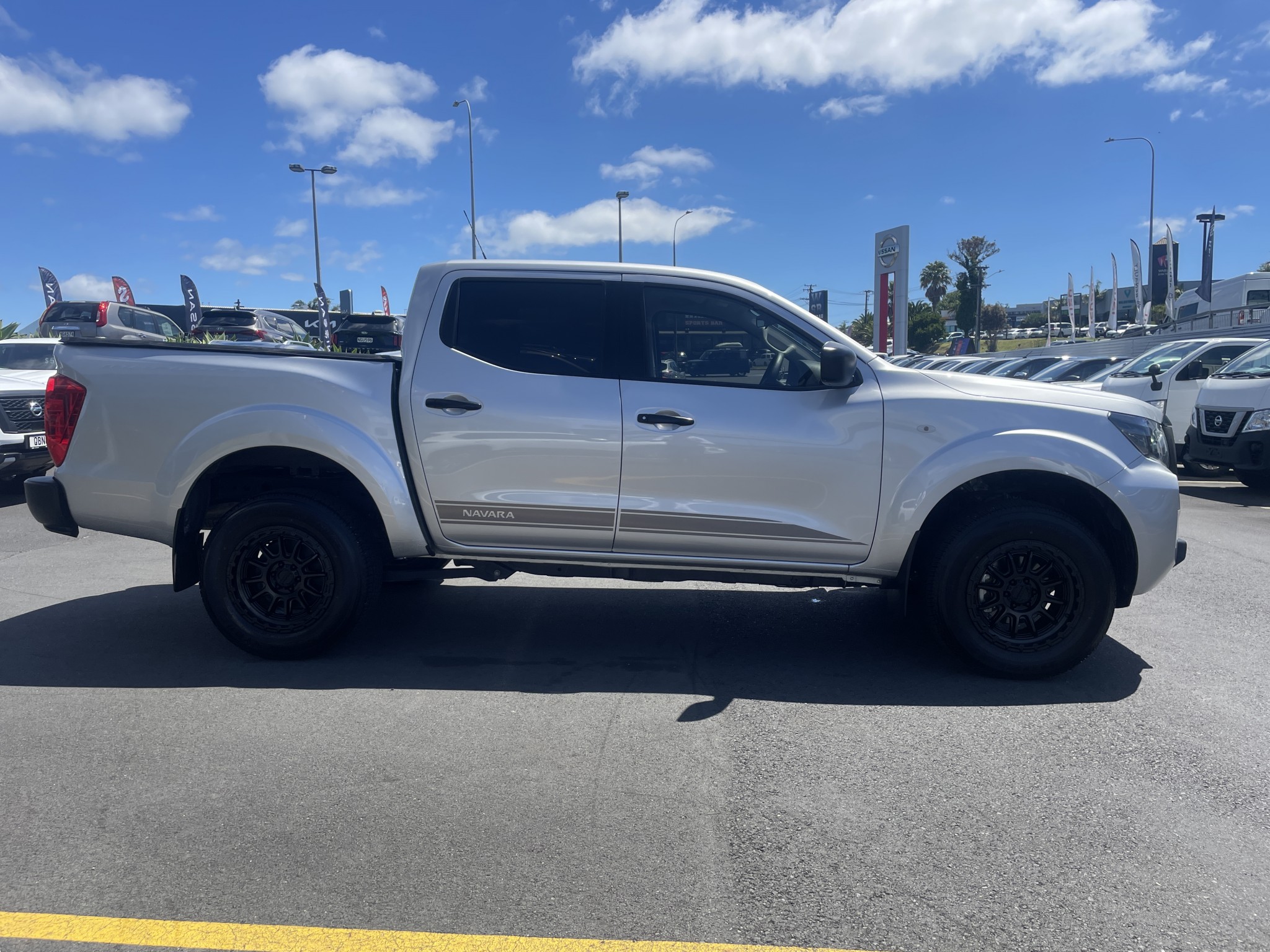 2024 Nissan Navara | SL 2.3D 4WD 7AT | 25276 | 5