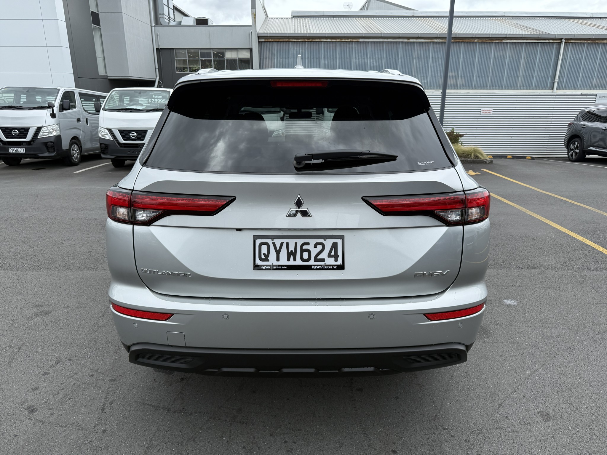 2022 Mitsubishi Outlander | LS PHEV 4WD AUTOMATIC | 25375 | 7