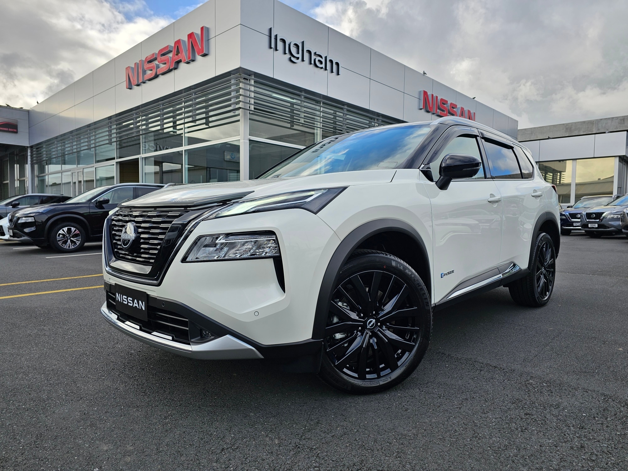 2025 Nissan X-Trail | Ti-L E-POWER MIDNIGHT EDITION | 25585 | 1