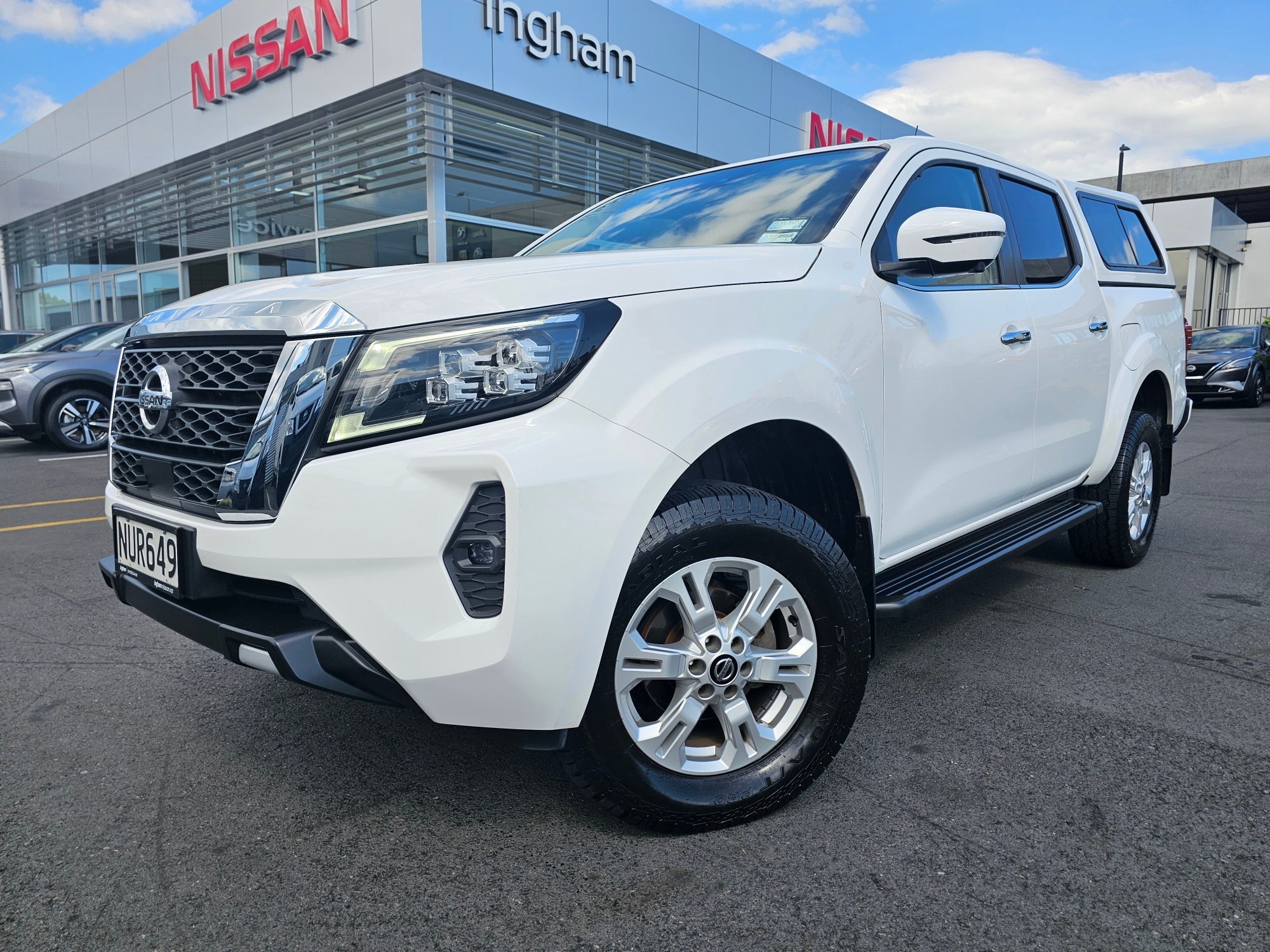 2021 Nissan Navara | ST 2.3D/4WD/7AT | 25630 | 2