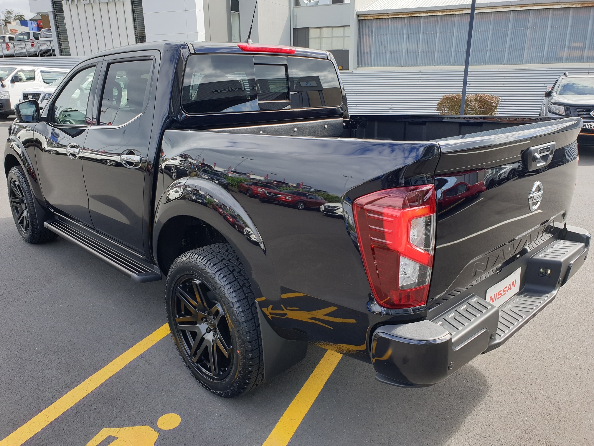 2025 Nissan Navara | ST 2WD | 25638 | 7