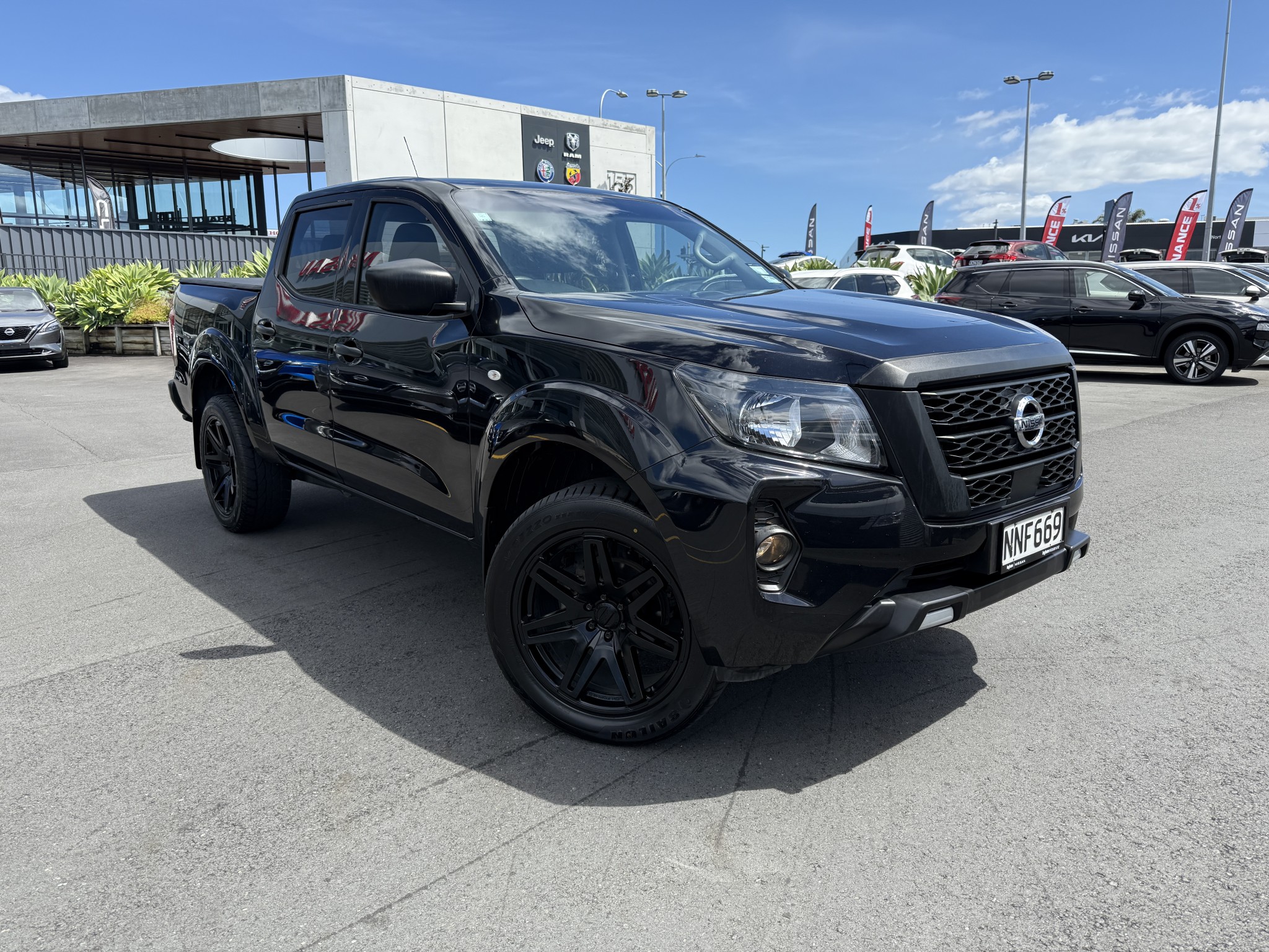 2021 Nissan Navara | BLACK EDITION 2WD AUTO  | 25678 | 4