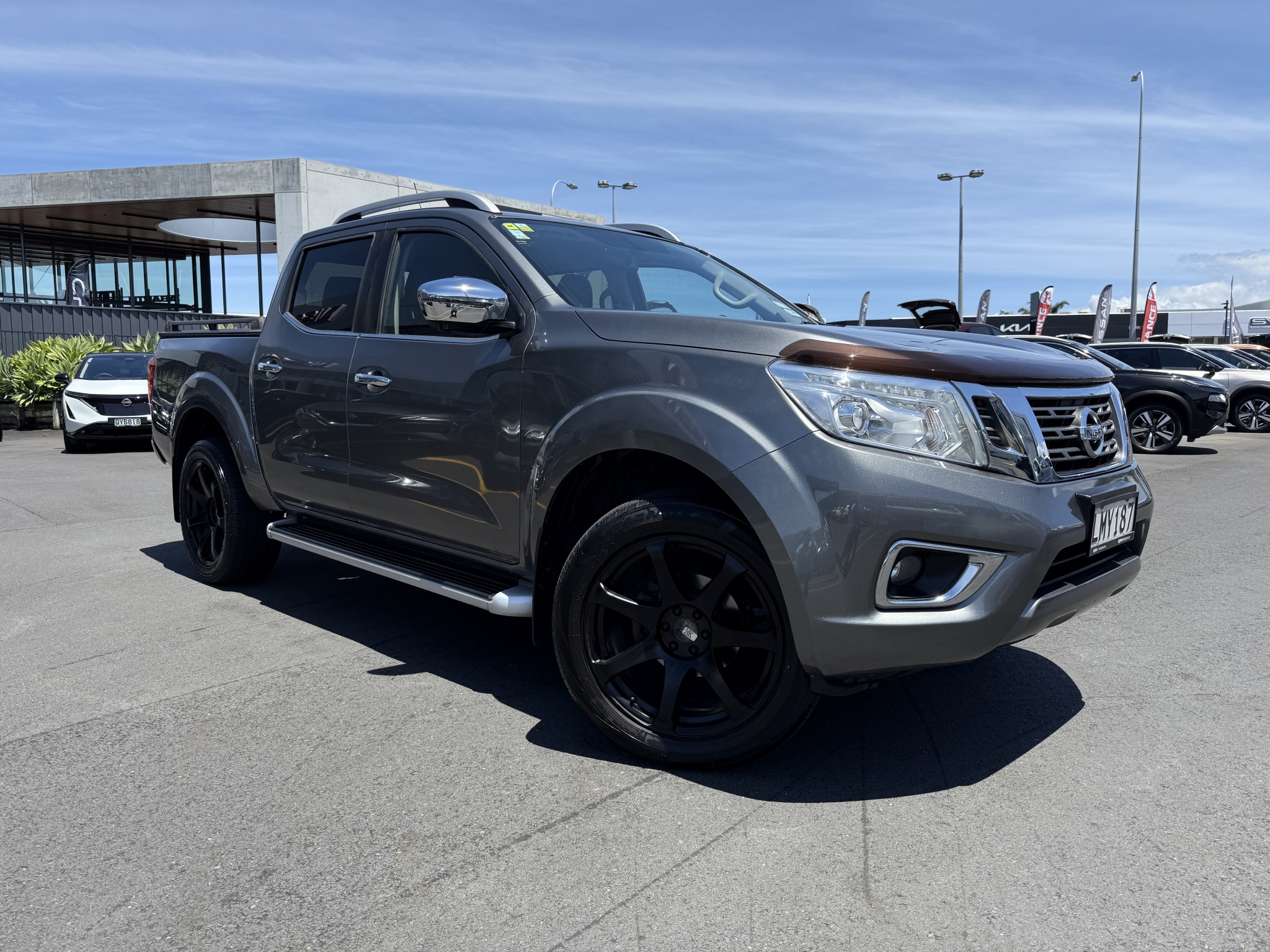 2018 Nissan Navara | ST-X 2.3D AUTOMATIC  | 25685 | 4