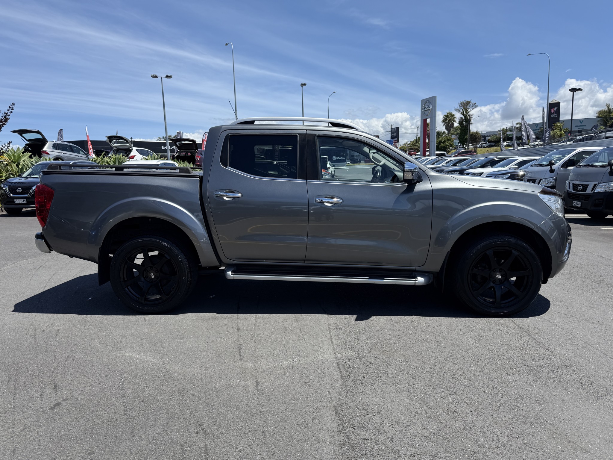 2018 Nissan Navara | ST-X 2.3D AUTOMATIC  | 25685 | 5