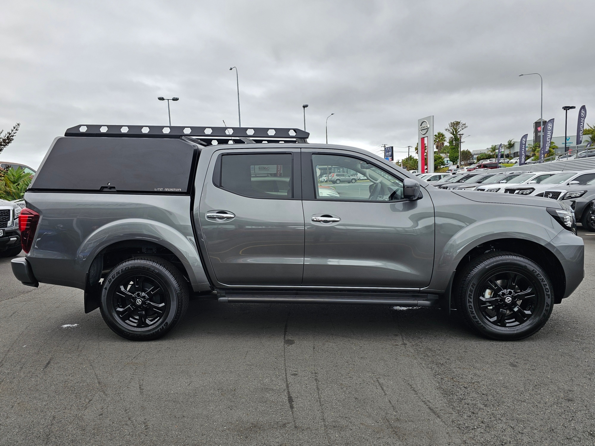 2025 Nissan Navara | ST-X CENTURION ISE | 25725 | 5