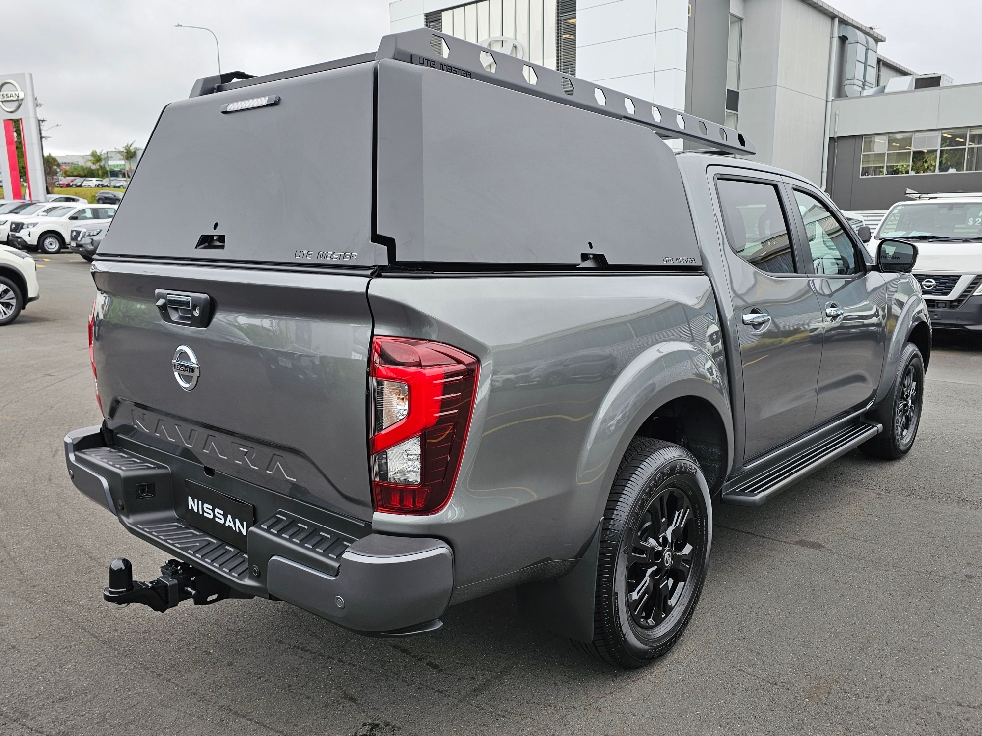 2025 Nissan Navara | ST-X CENTURION ISE | 25725 | 6