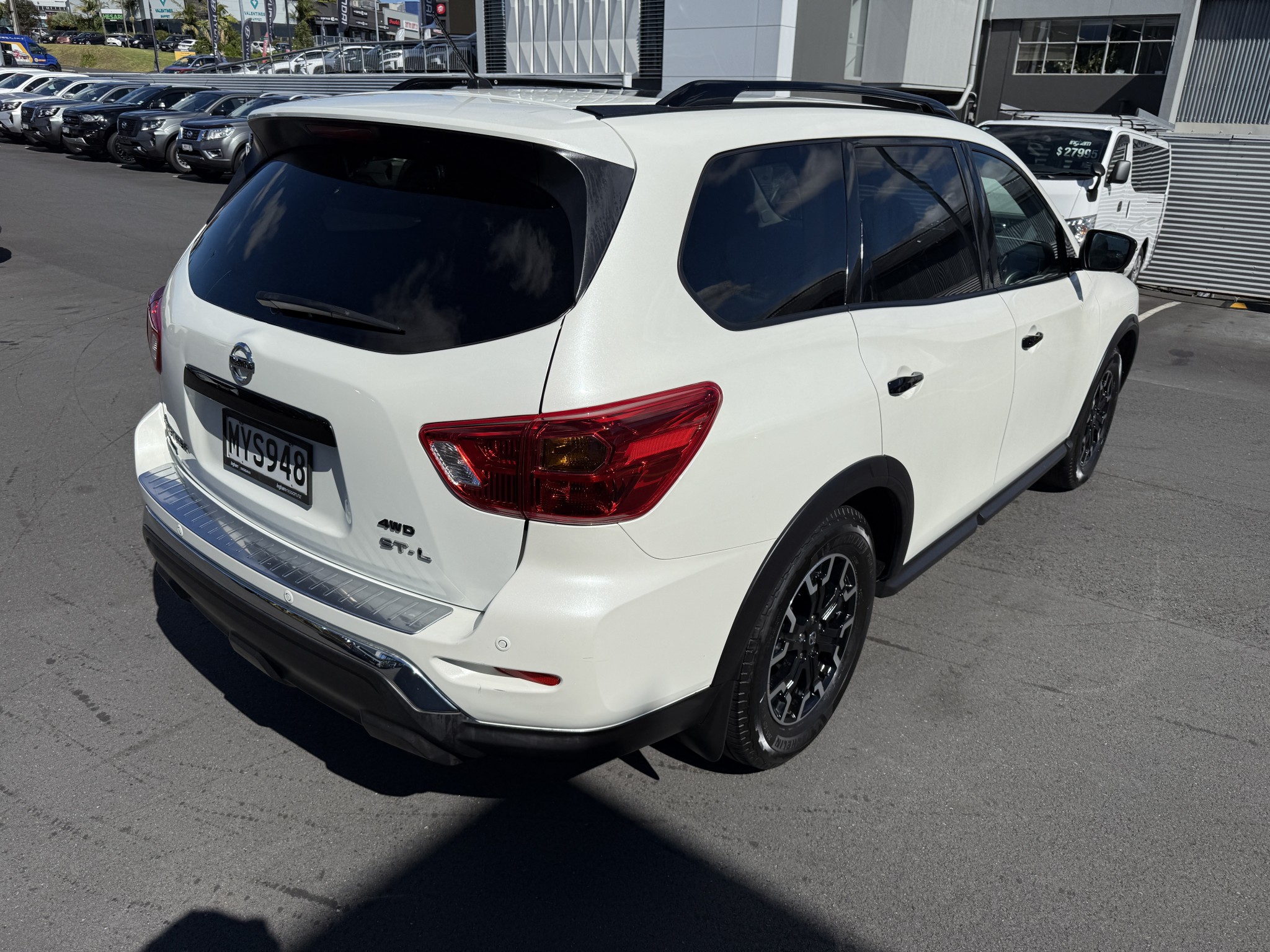 2020 Nissan Pathfinder | ST-L N TREK SPECIAL EDITION 4WD | 25731 | 6