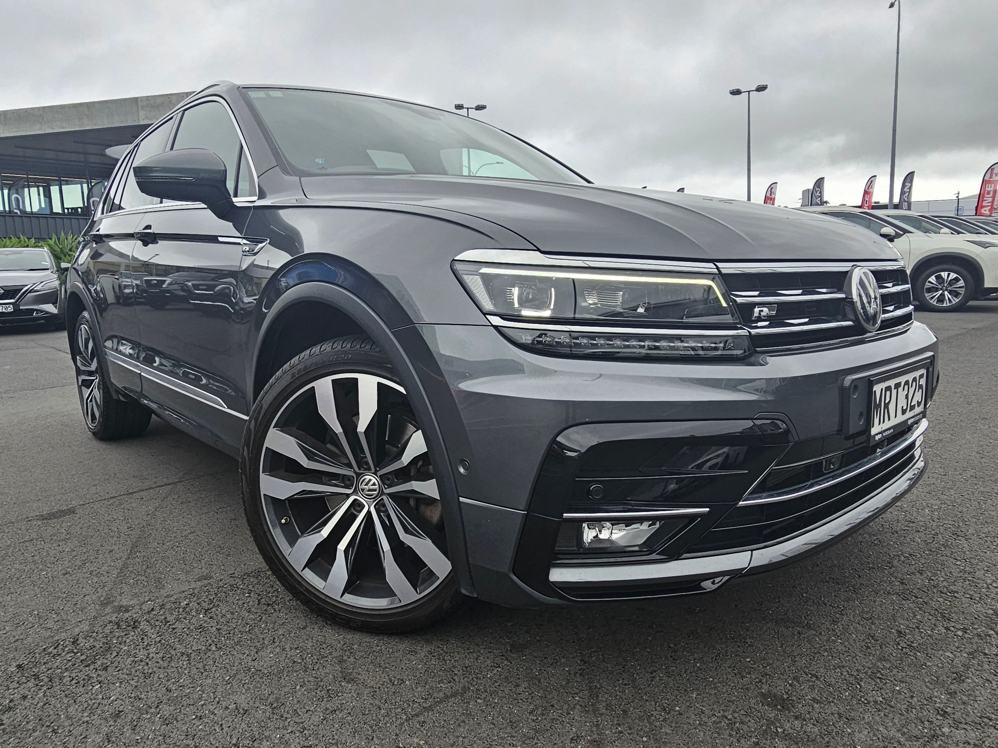 2020 Volkswagen Tiguan | TSI R-LINE 4MOTION 2 | 25736 | 4