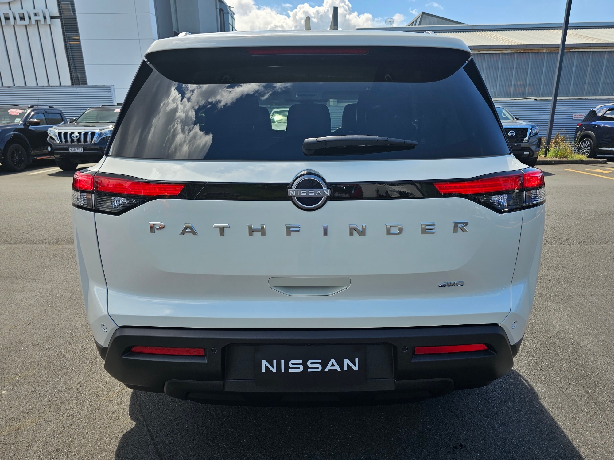 2025 Nissan Pathfinder | Ti | 25781 | 6