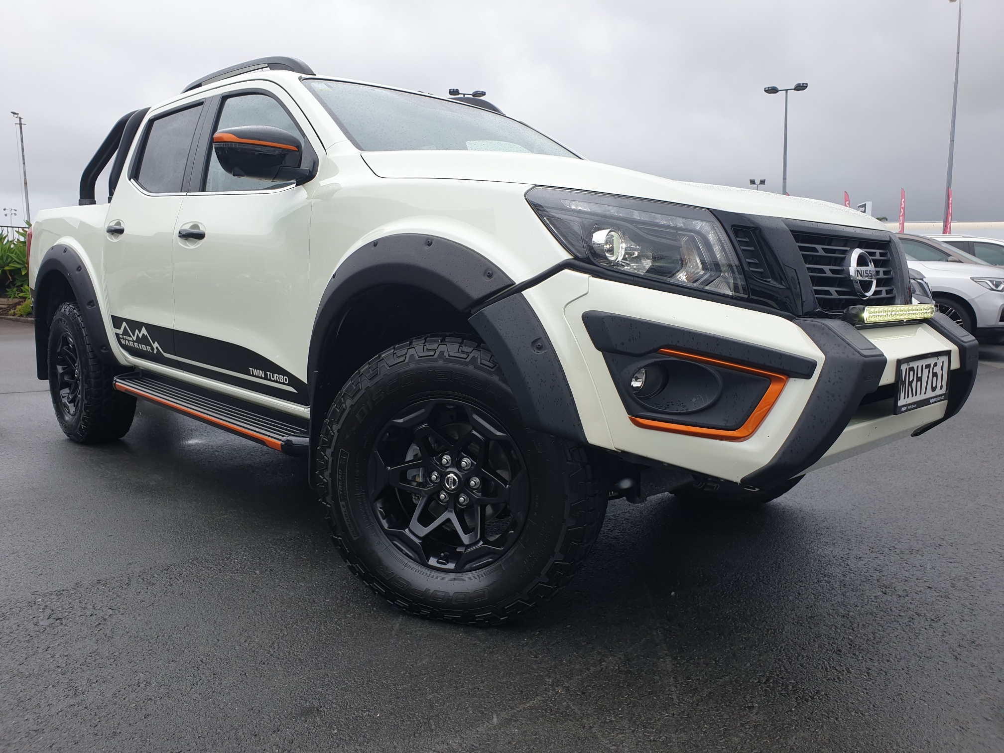 2020 Nissan Navara | ST-X 2.3D/4WD/7AM/UT | 14124 | 1