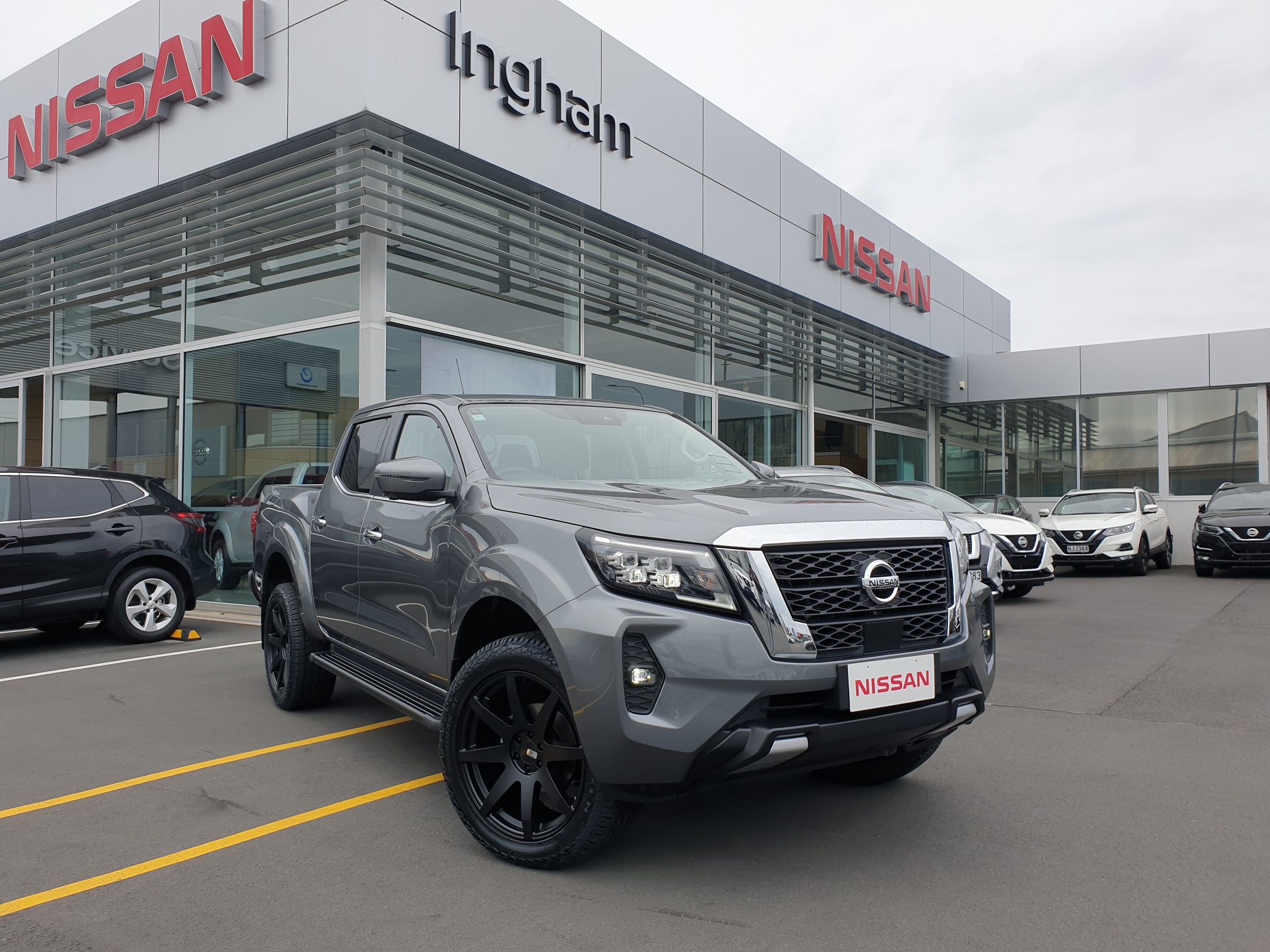 2022 Nissan Navara | ST-X 2.3D/7AM/UT/4DR/4WD | 14719 | 1