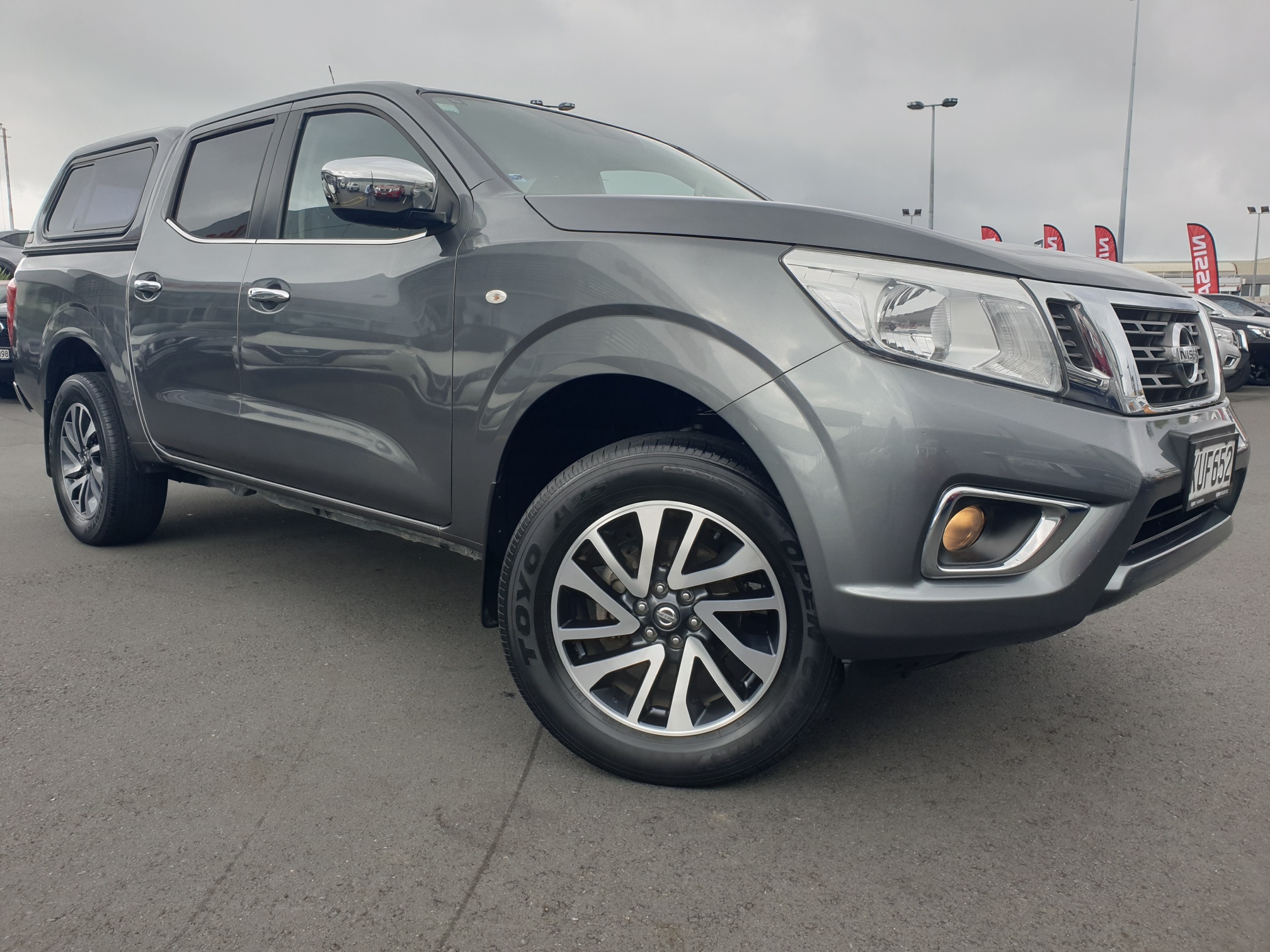 2017 Nissan Navara | RX 2.3D/6MT/UT/4DR/5 | 16352 | 1