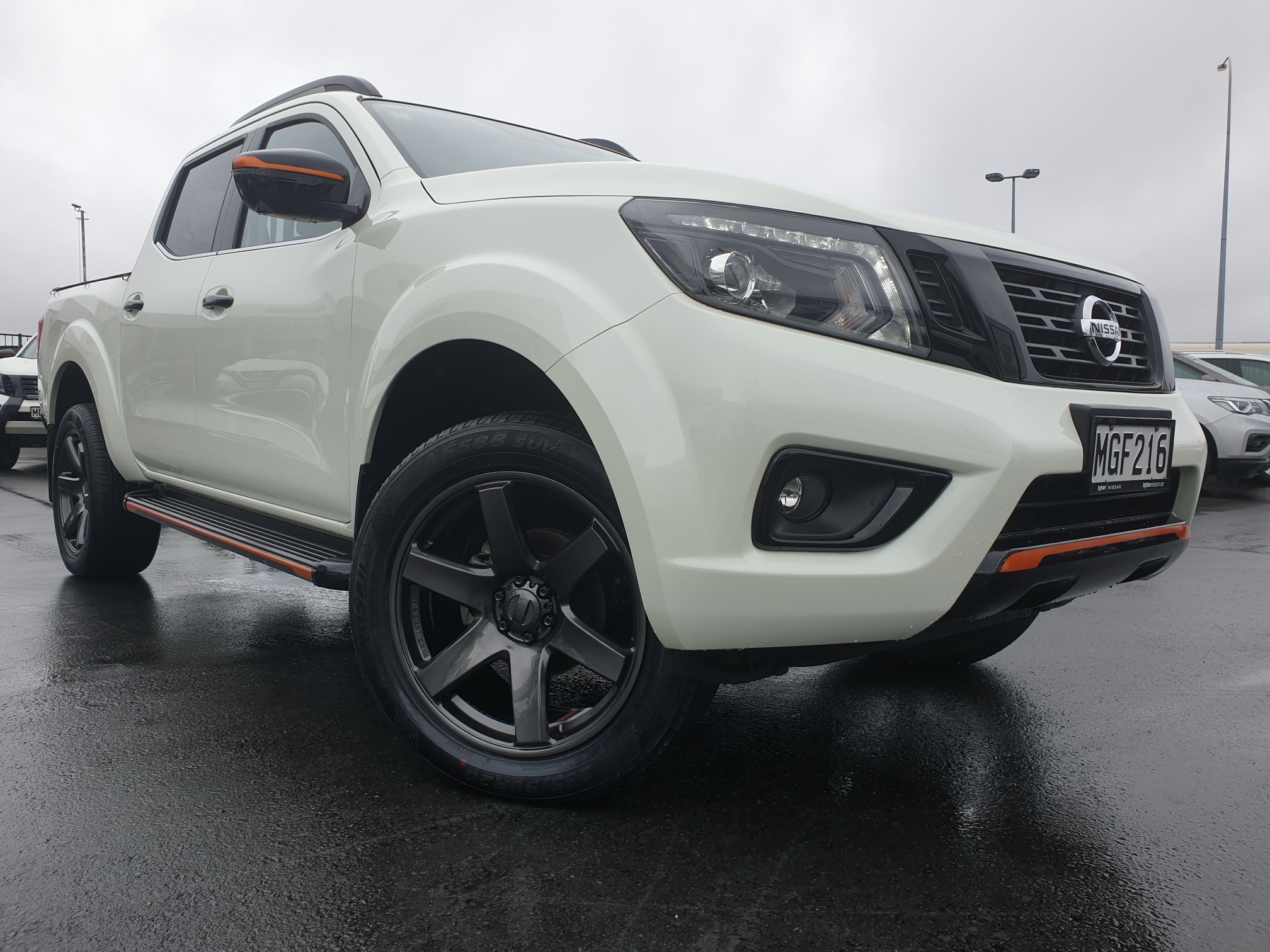 2019 Nissan Navara | ST-X 2.3D/4WD/7AM/UT | 13436 | 1