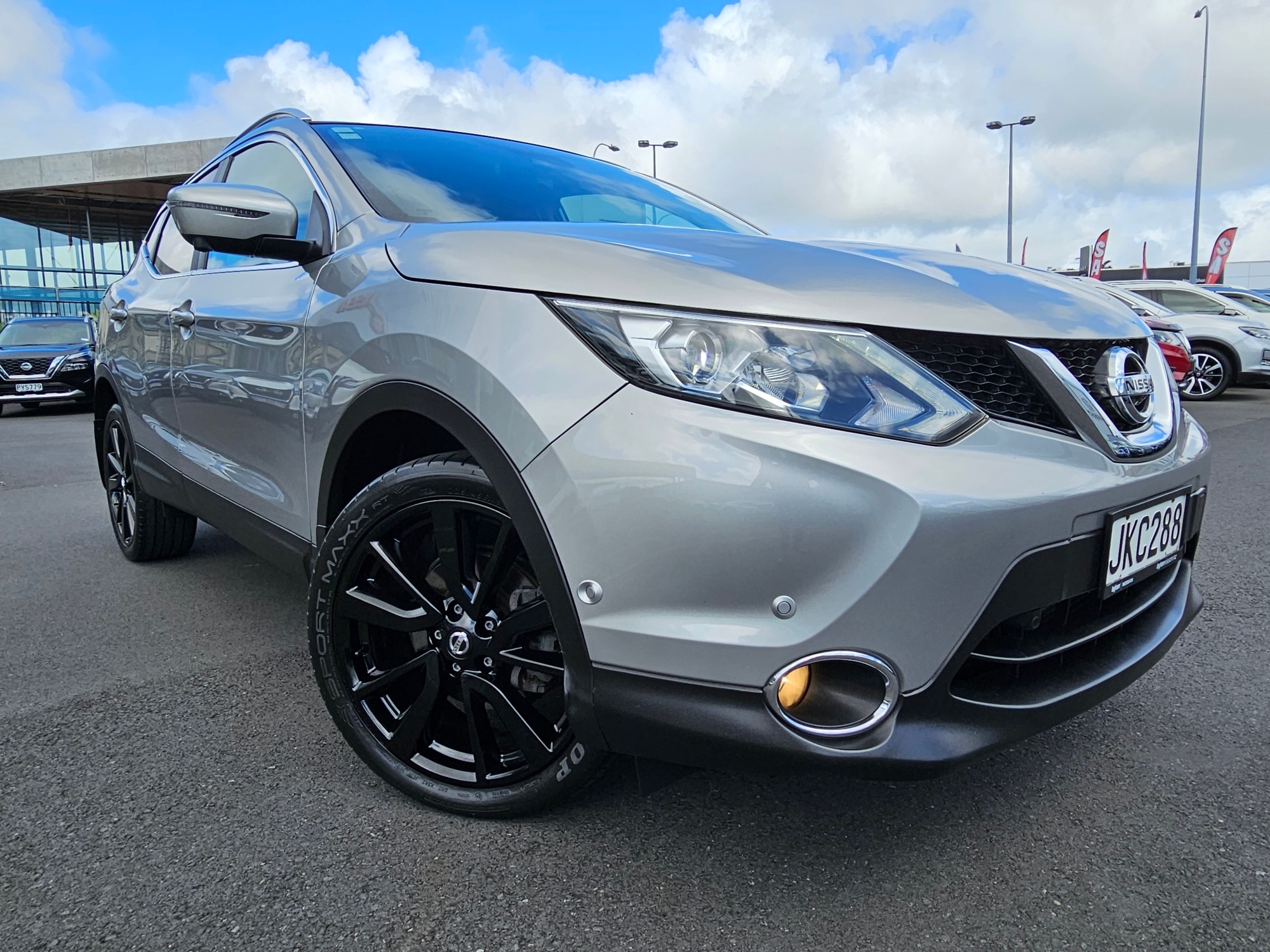 2015 Nissan Qashqai | TI 2.0P | 21903 | 4