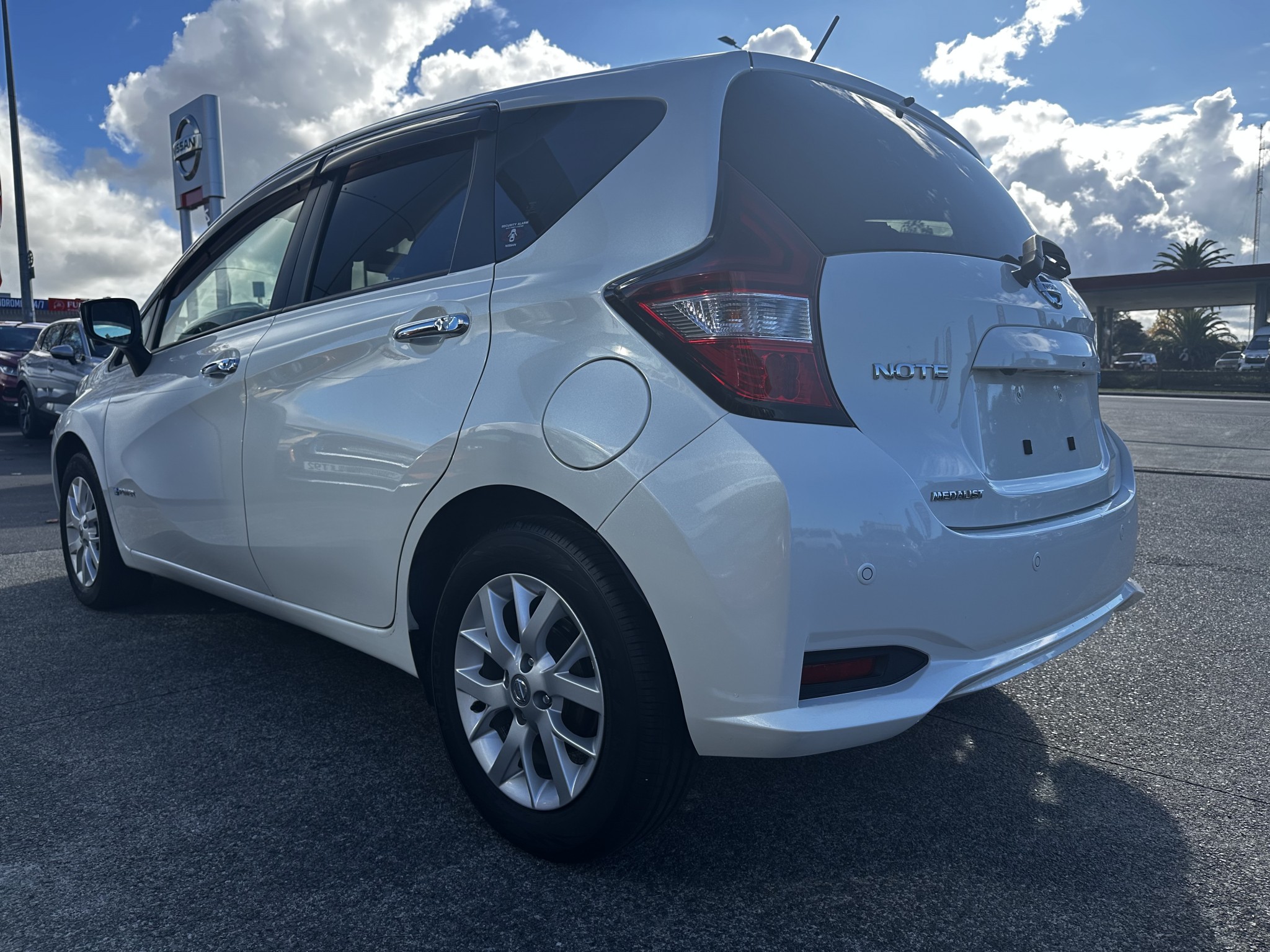 2018 Nissan Note | MEDALIST E-POWER | 23649 | 6