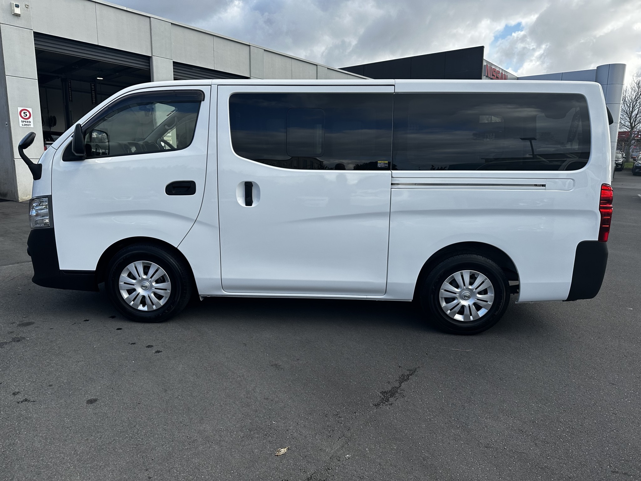 2019 Nissan CARAVAN | NV350 | 24215 | 7