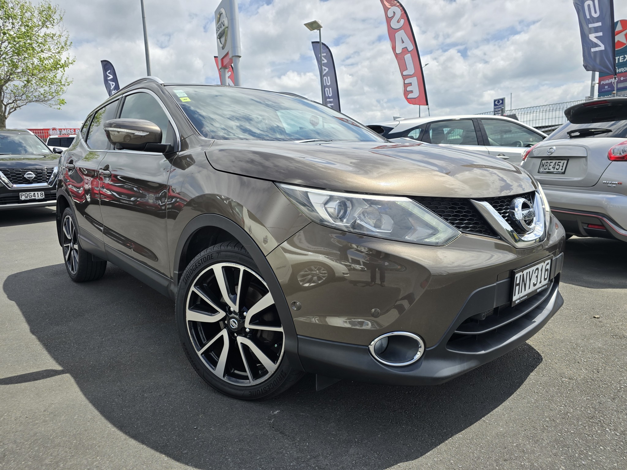 2014 Nissan Qashqai | TI 2.0P/1CVT/HA/5DR | 24944 | 1