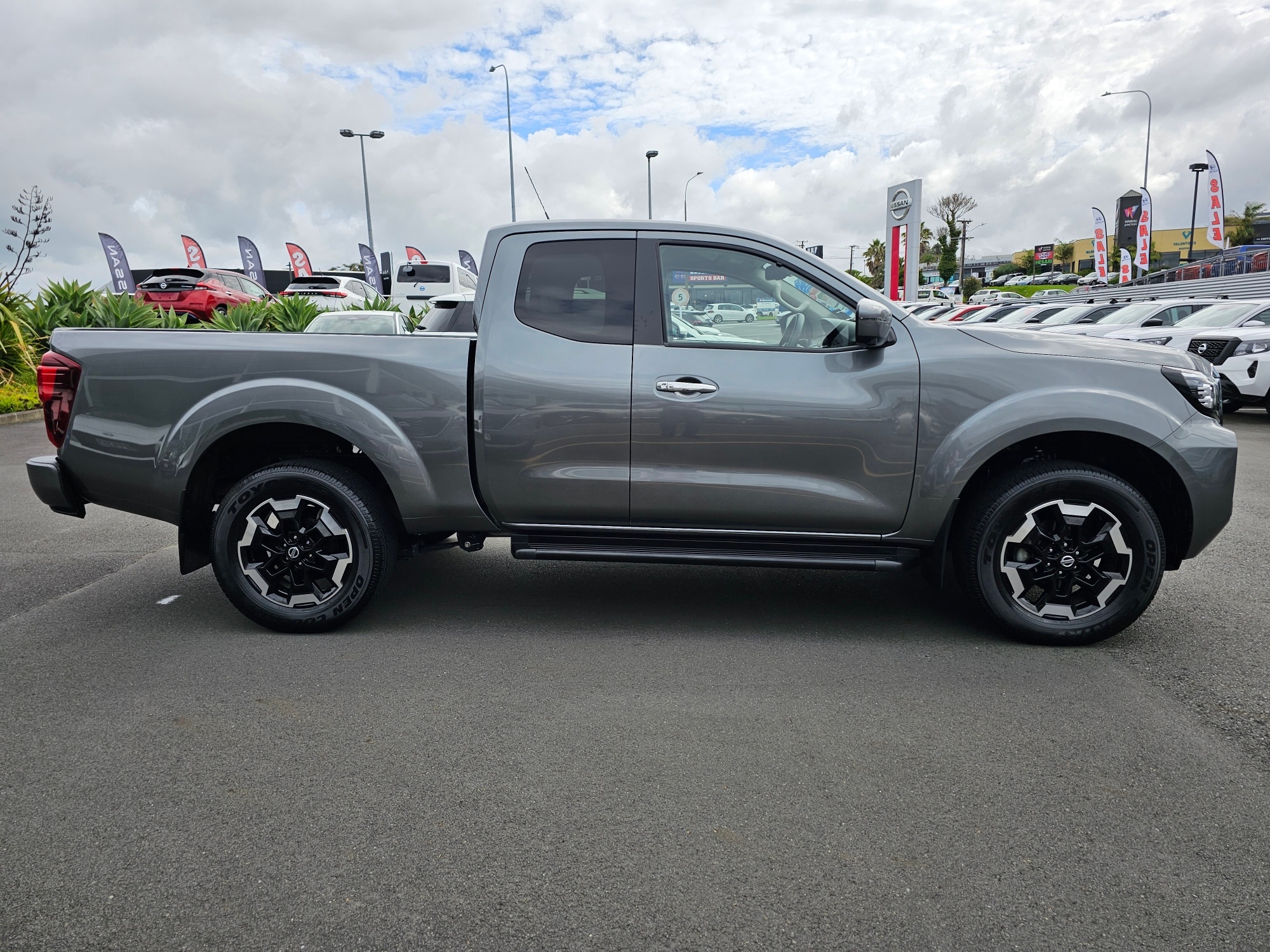 2022 Nissan Navara | ST-X KING CAB 2.3D/4WD | 20257 | 4