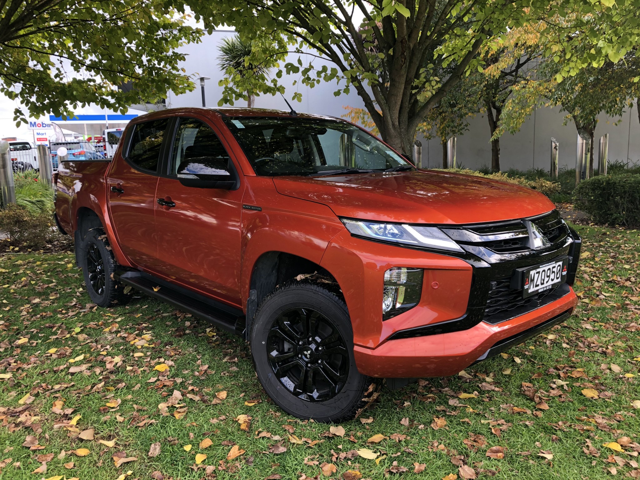 2020 Mitsubishi Triton | DC GLSB 4WD 6AT 2.4D 4X4 Black Edition | 14769 | 1