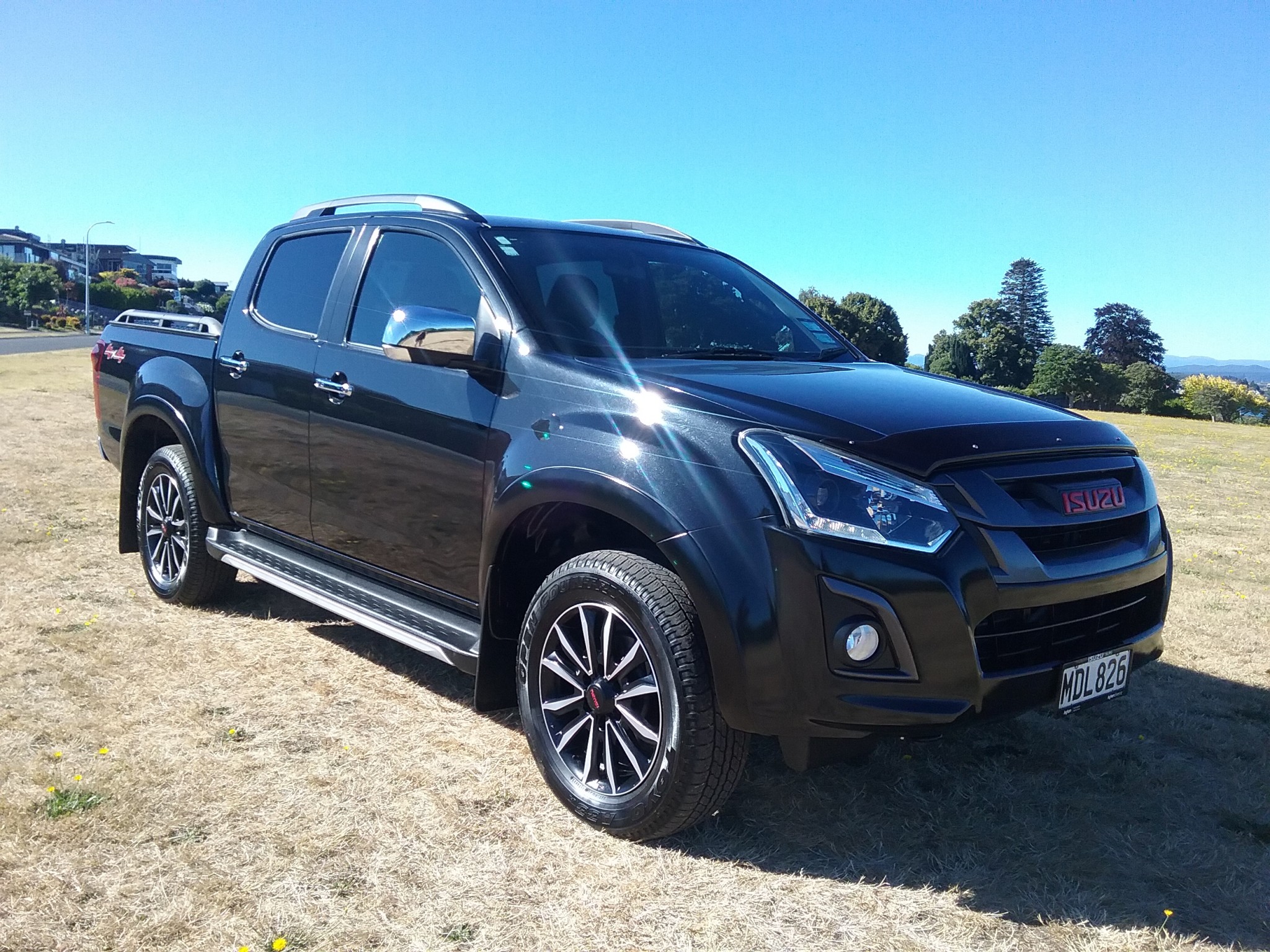 2019 Isuzu D-MAX | LS-T DC 3.0D/4WD/6AT | 14085 | 1