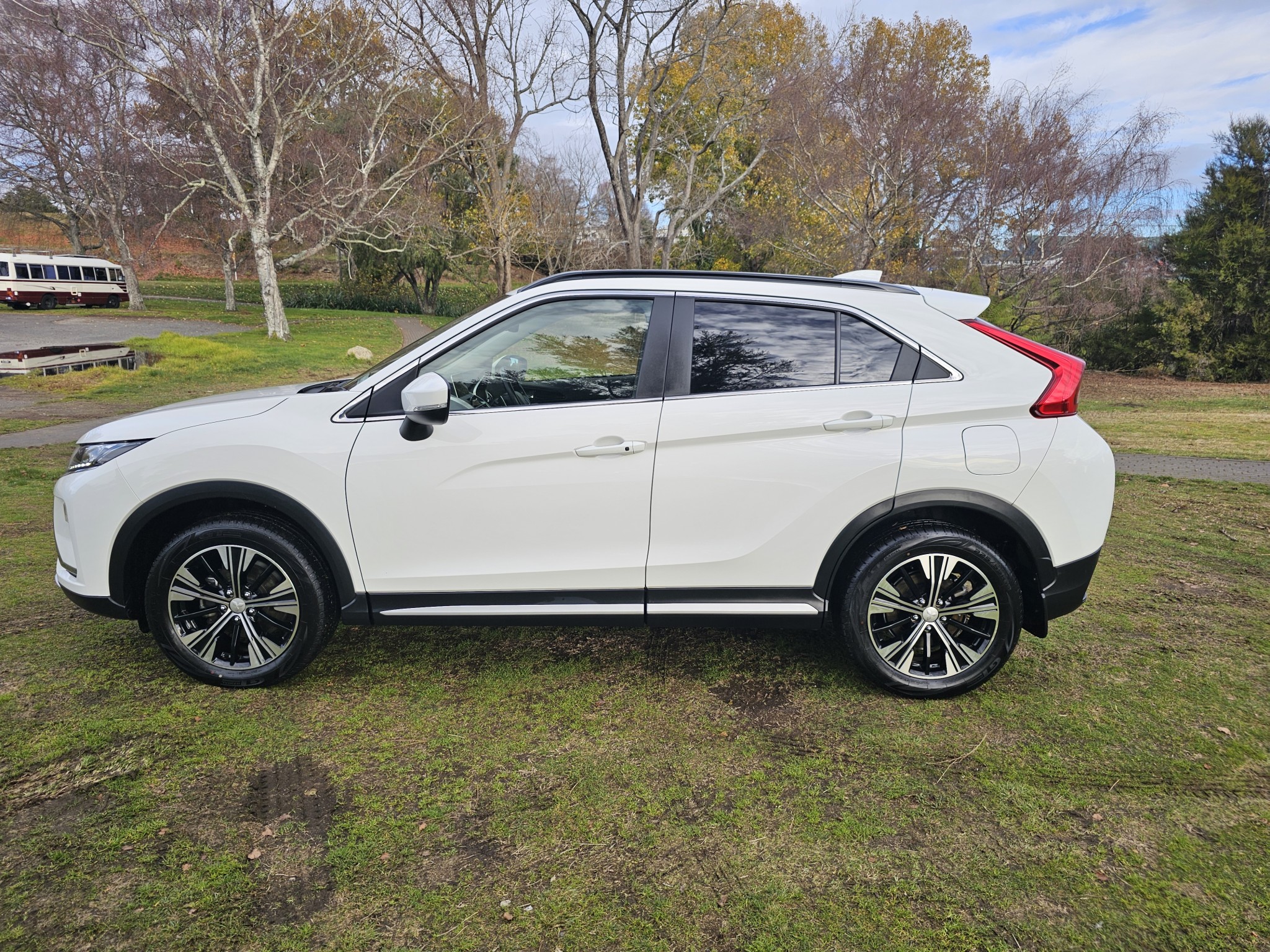 2019 Mitsubishi Eclipse Cross | XLS 1.5P/8CVT | 23835 | 7