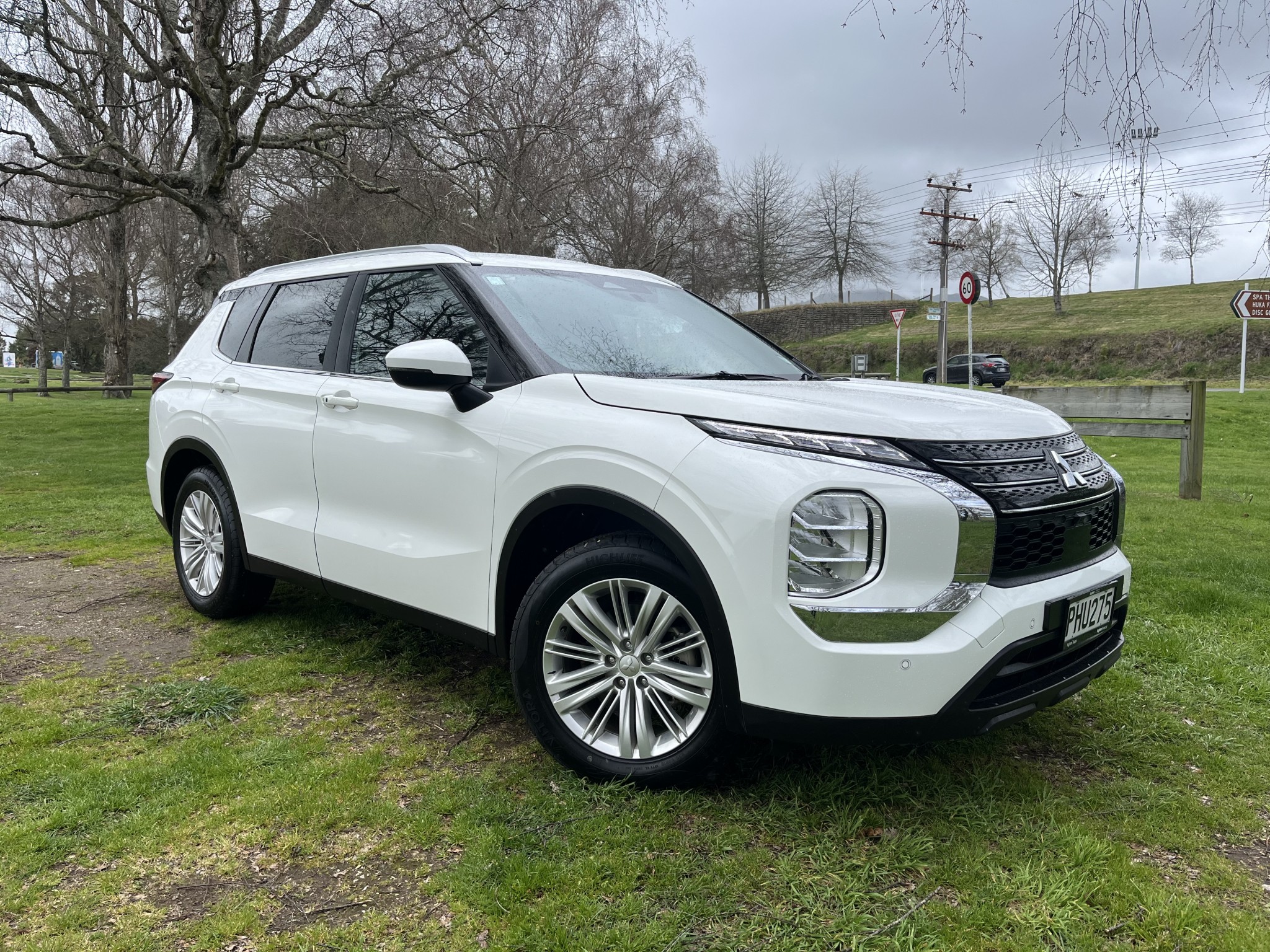 2022 Mitsubishi Outlander | LS 2.5P/CVT | 24703 | 1