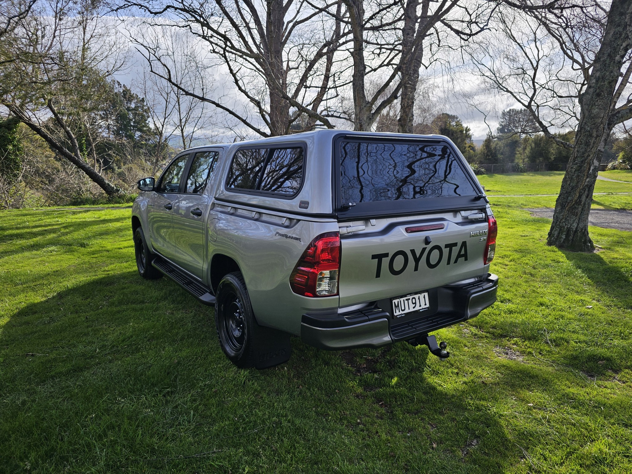 2020 Toyota Hilux | SR TD DC 2.8DT | 24731 | 6