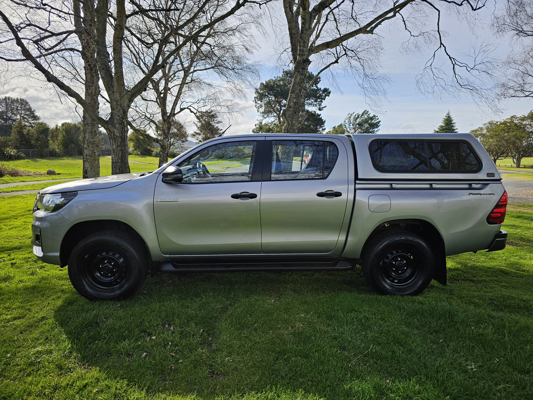 2020 Toyota Hilux | SR TD DC 2.8DT | 24731 | 7