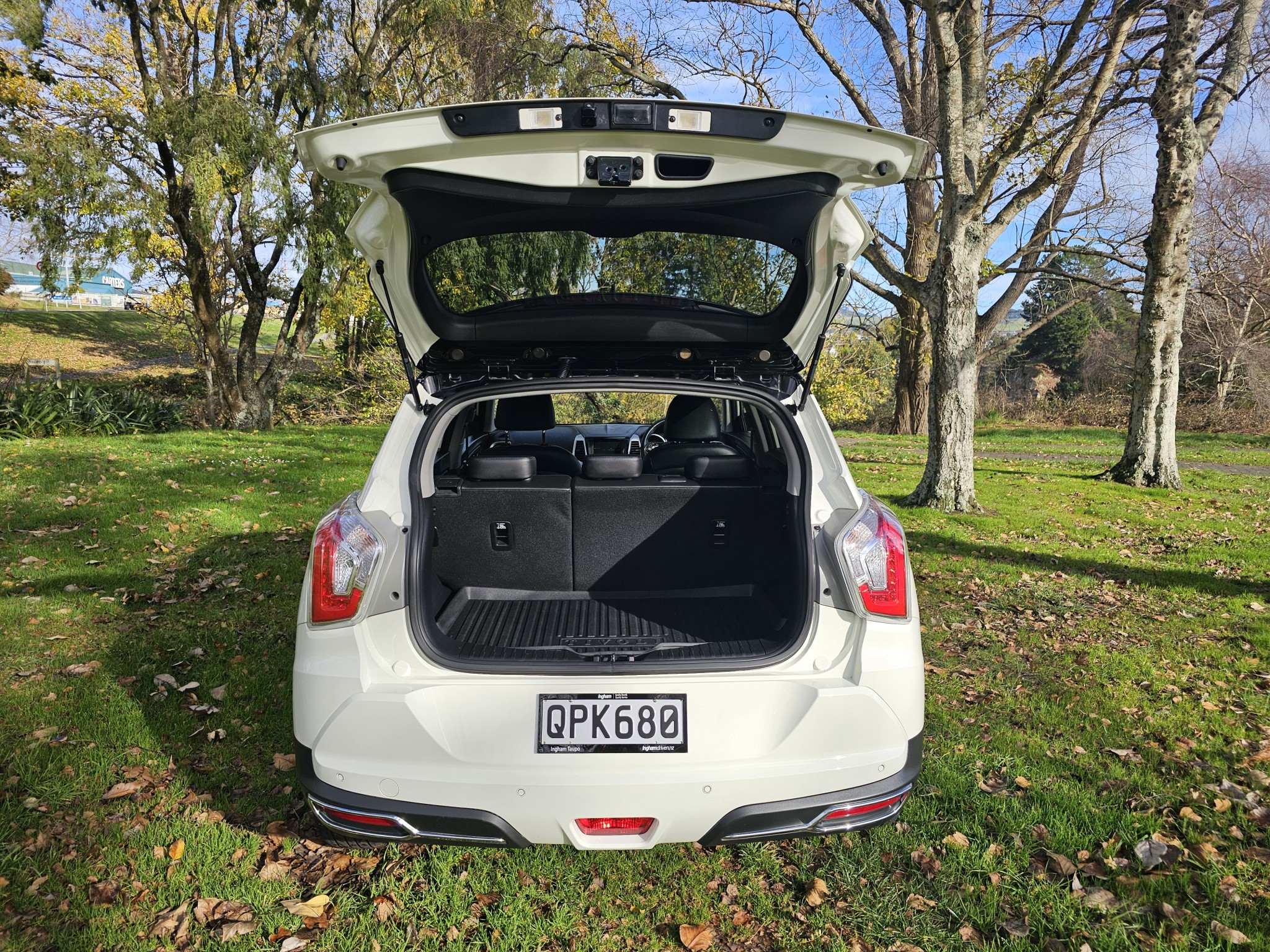 2019 SsangYong TIVOLI | LTD AUTO 1.6P/6AT/SW | 23927 | 5