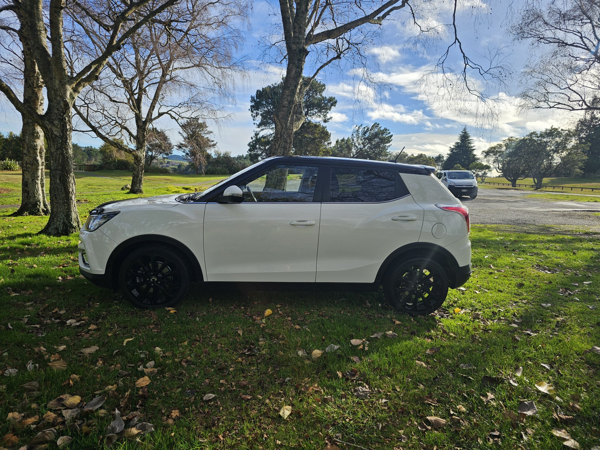 2019 SsangYong TIVOLI | LTD AUTO 1.6P/6AT/SW | 23927 | 7