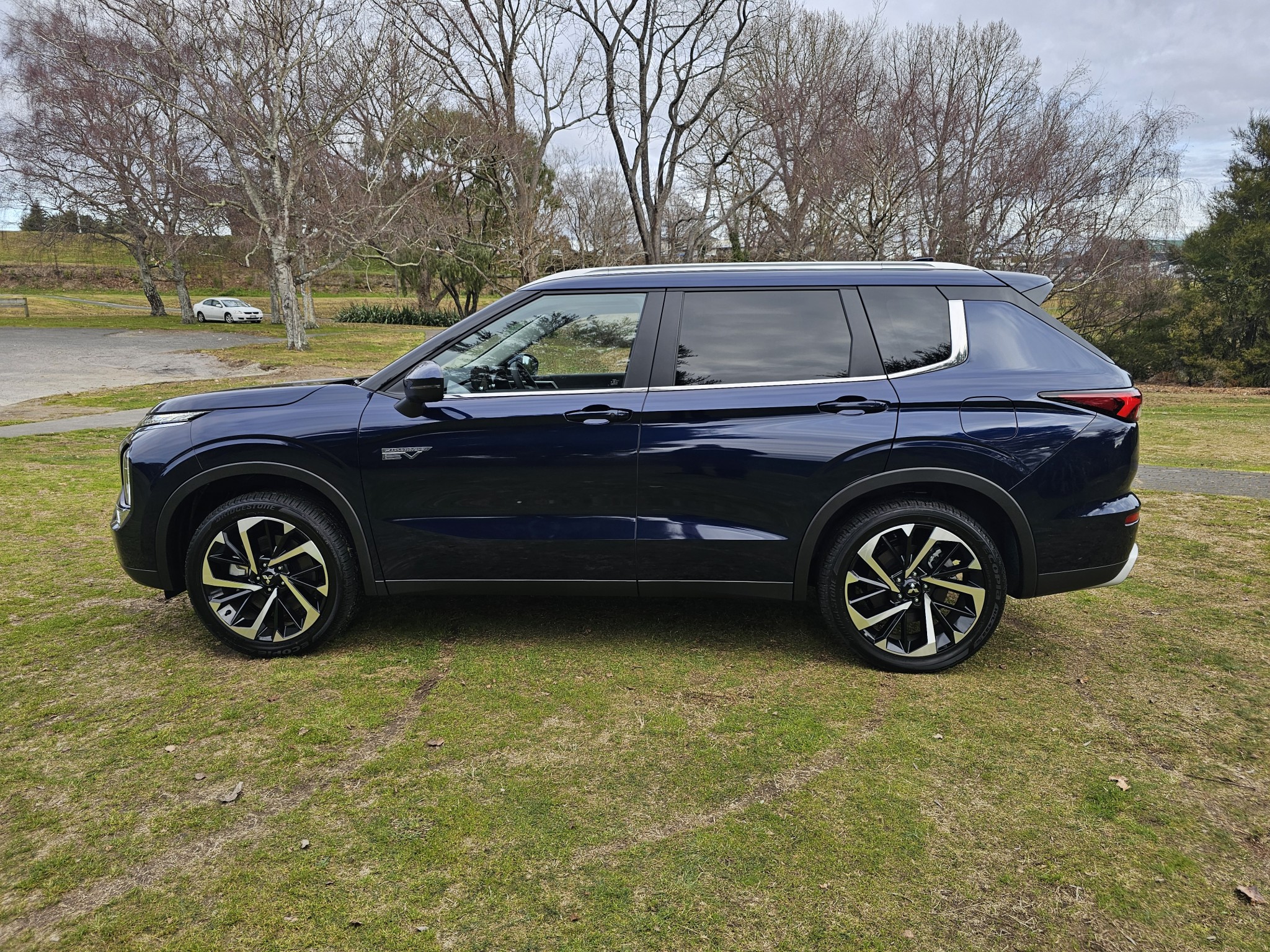 2023 Mitsubishi Outlander | XLS PHEV/4WD/AT | 24309 | 7