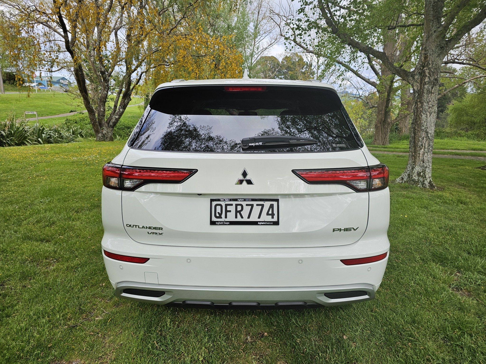 2023 Mitsubishi Outlander | VRX PHEV/4WD/AT | 24999 | 4