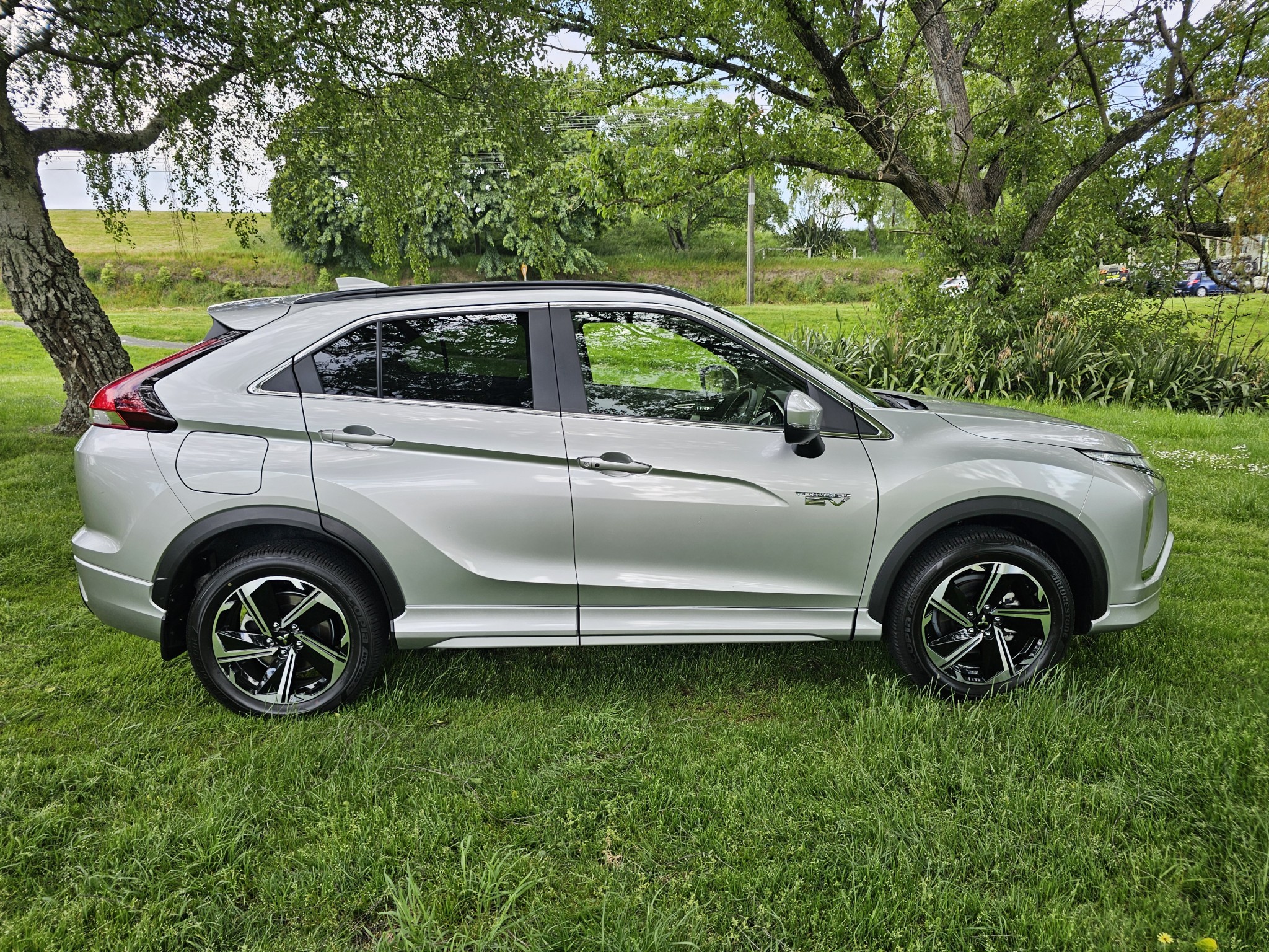 2024 Mitsubishi Eclipse Cross | VRX PHEV/4WD/AT | 25130 | 2