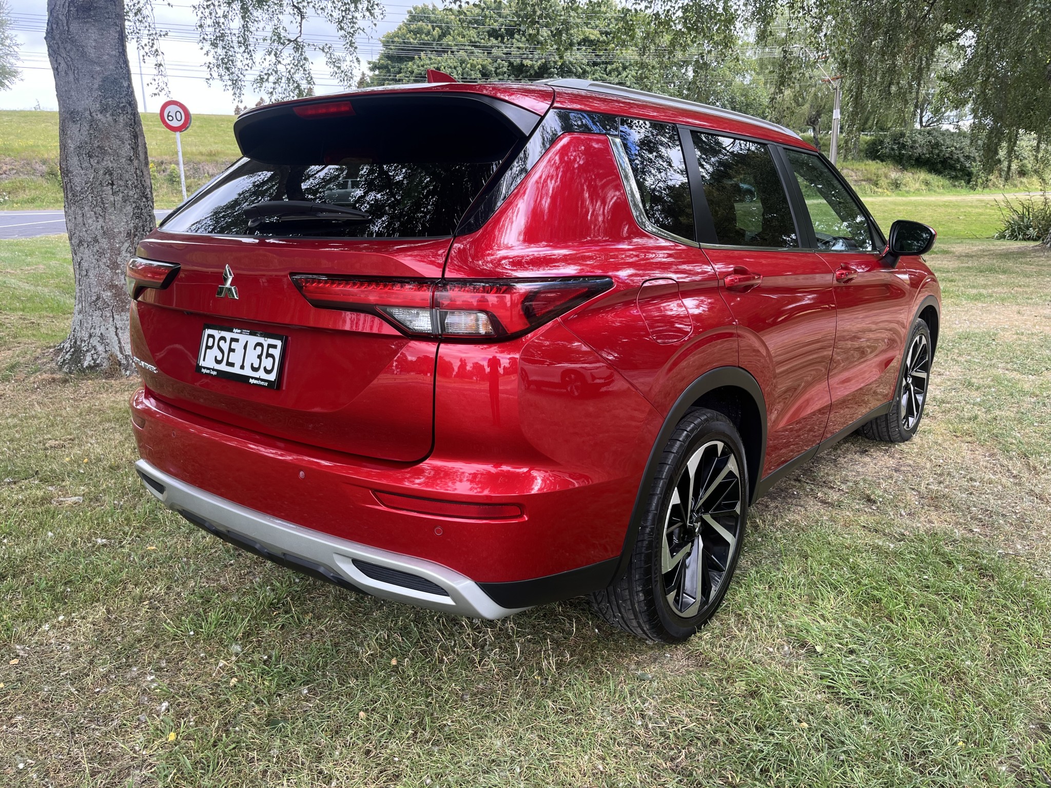 2023 Mitsubishi Outlander | XLS 2.5P/CVT | 25393 | 3