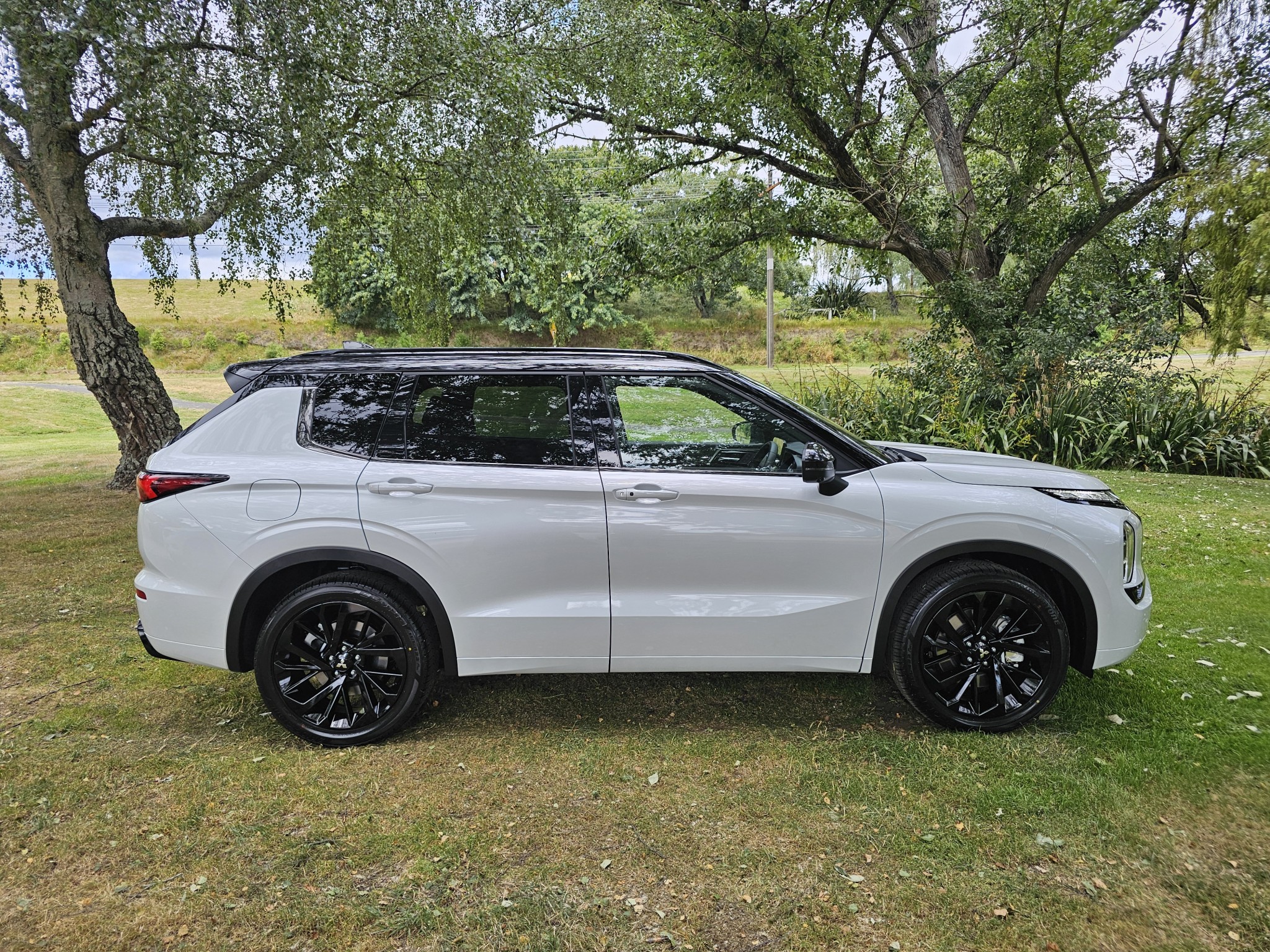 2024 Mitsubishi Outlander | EXCEED 2.5P/CVT | 25467 | 2