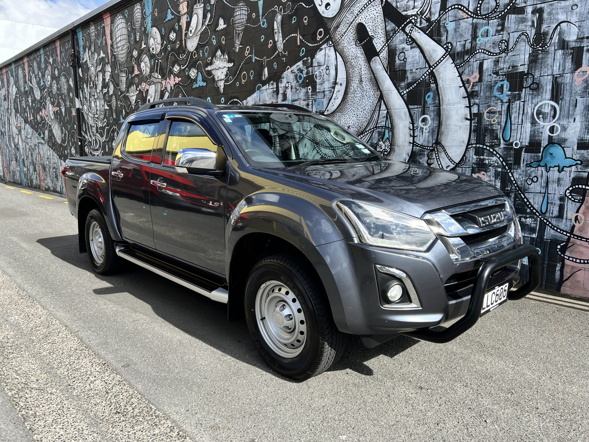 2018 Isuzu D-MAX | LS DC 3.0D/4WD/6MT | 24455 | 1