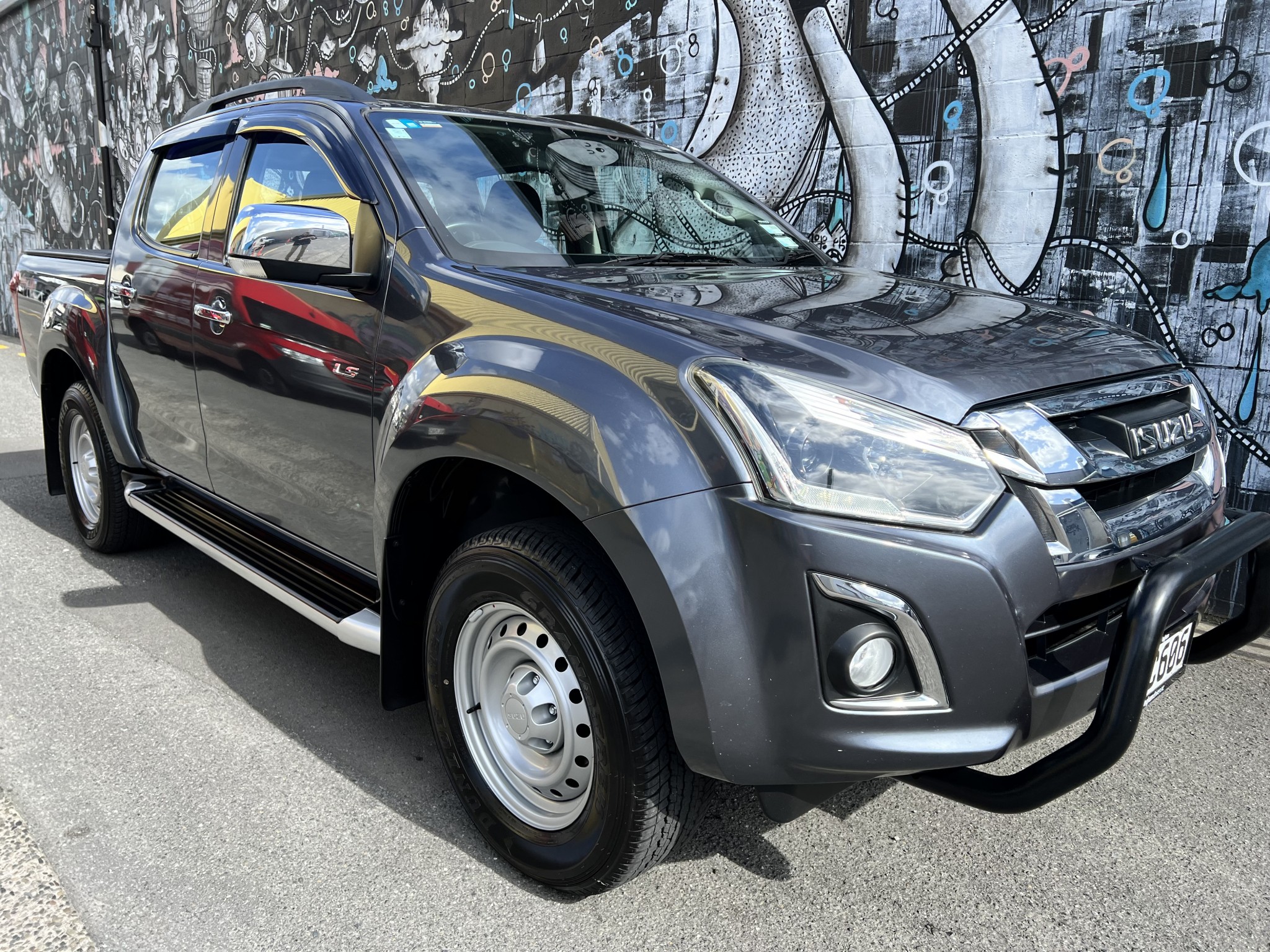 2018 Isuzu D-MAX | LS DC 3.0D/4WD/6MT | 24455 | 2