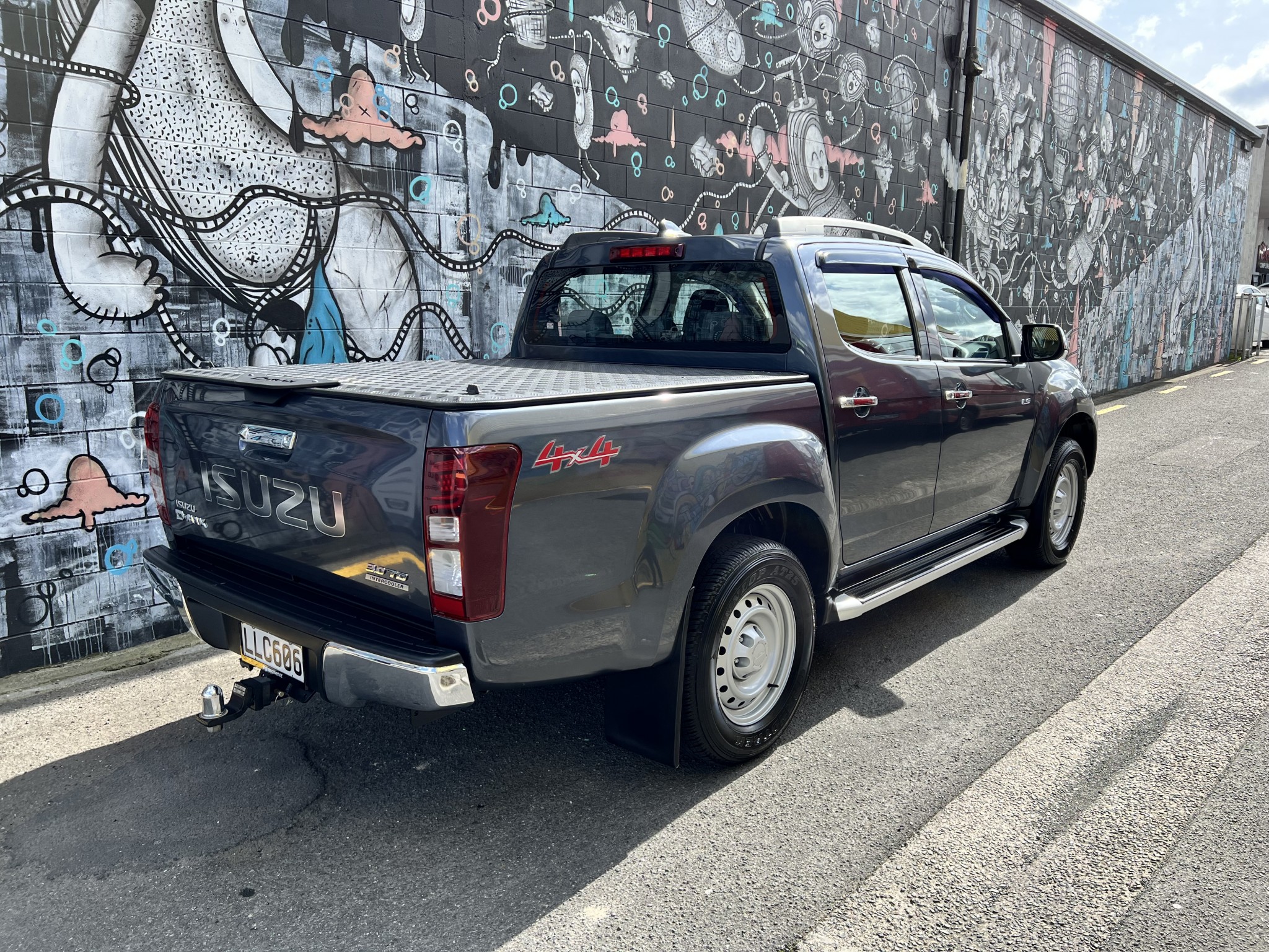 2018 Isuzu D-MAX | LS DC 3.0D/4WD/6MT | 24455 | 4