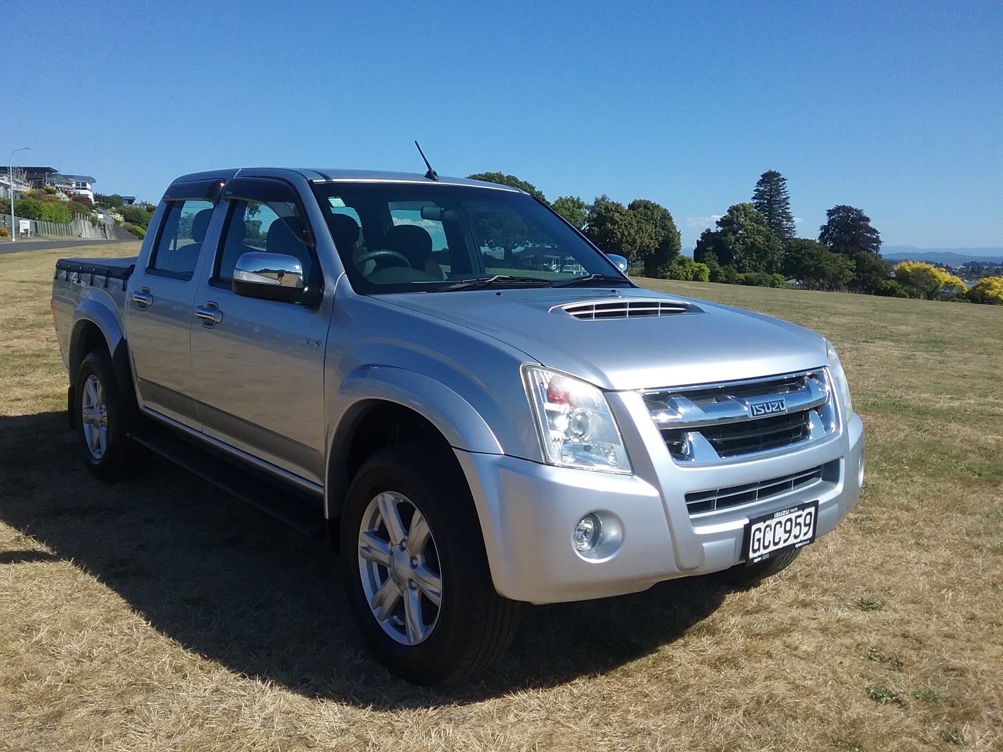 2011 Isuzu D-MAX | LS MANUAL 2WD | 14011 | 1