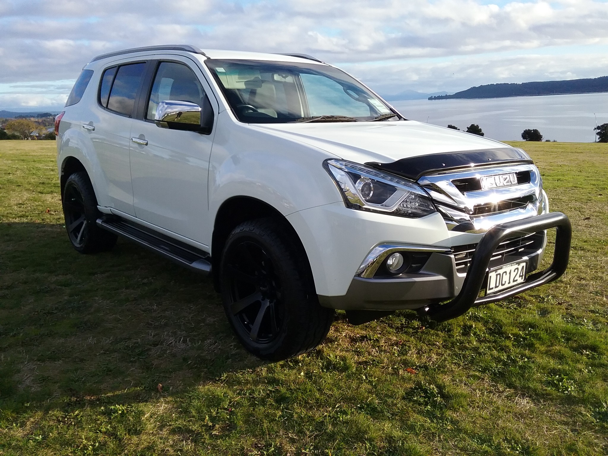 2018 Isuzu MU-X | 4WD AUTO 3.0D/4WD | 7397 | 1